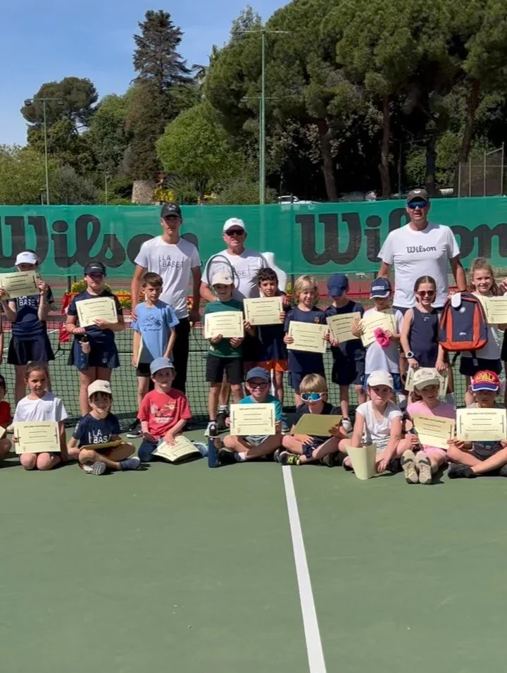 QUIN GRAN DIA!☀️

Aquest dissabte vam poder gaudir tots plegats amb els m&eacute;s petits a pista.
Rialles, jocs, partits i un ambient immillorable per confirmar que la jornada de Minitennis &eacute;s de les preferides al Club.

Gr&agrave;cies a tote