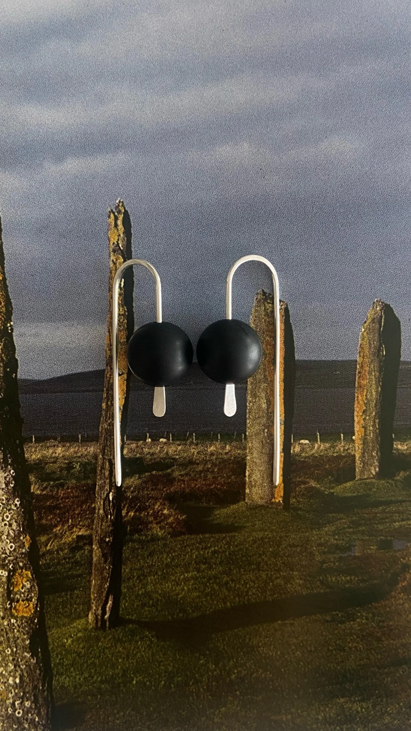 Small black onyx hooks