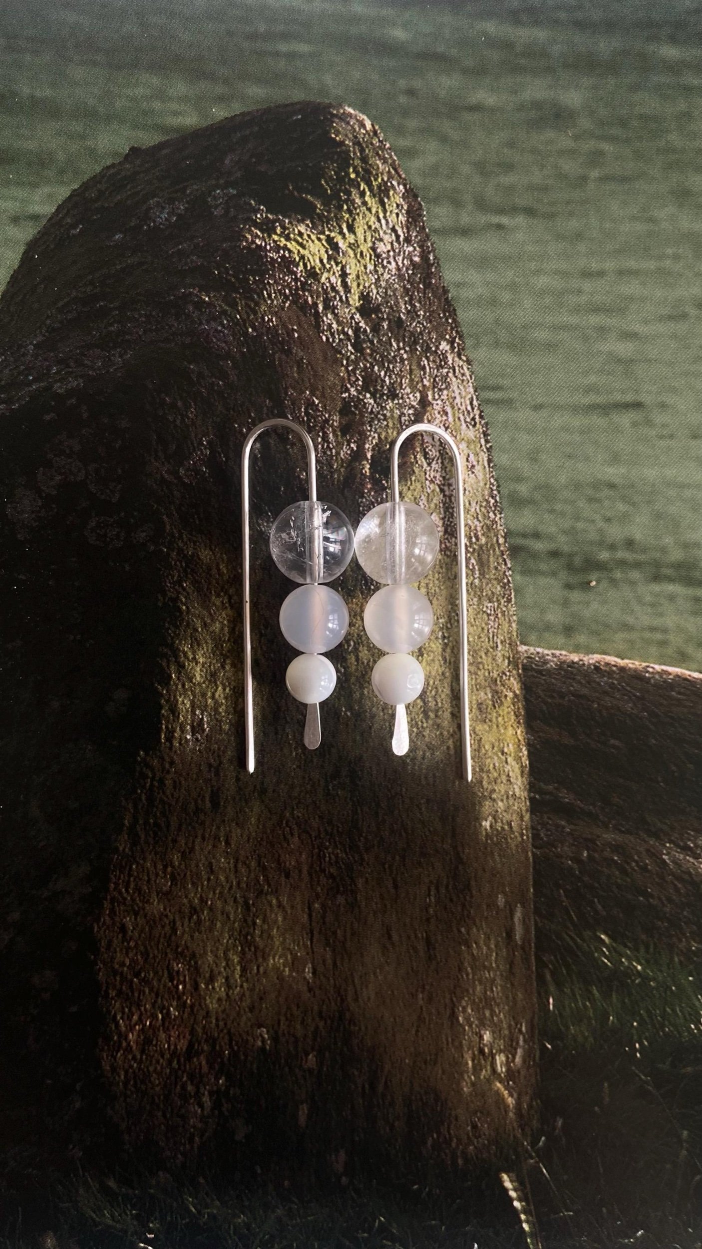 Medium quartz and milky agate hooks