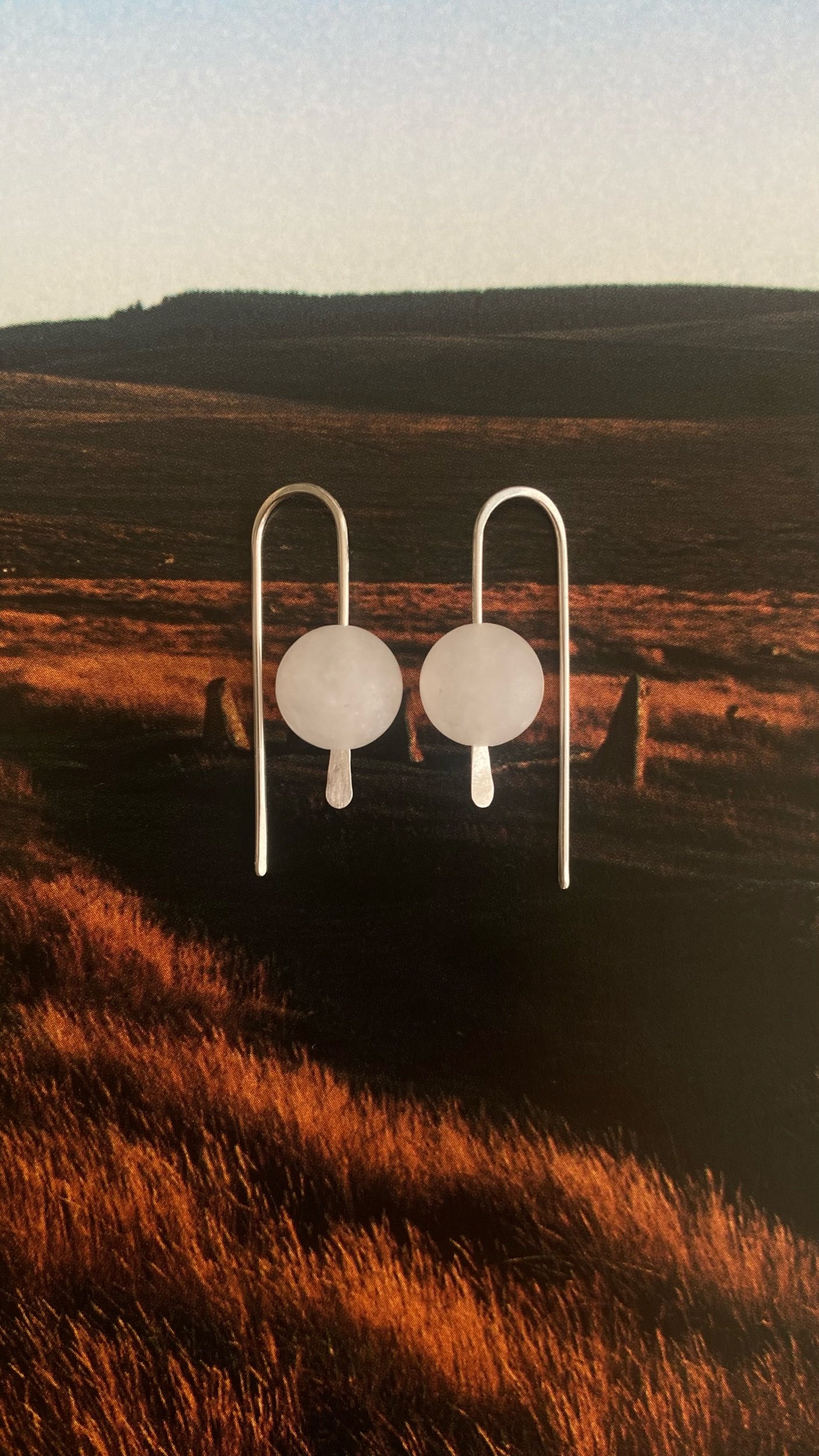 Small white jade hooks