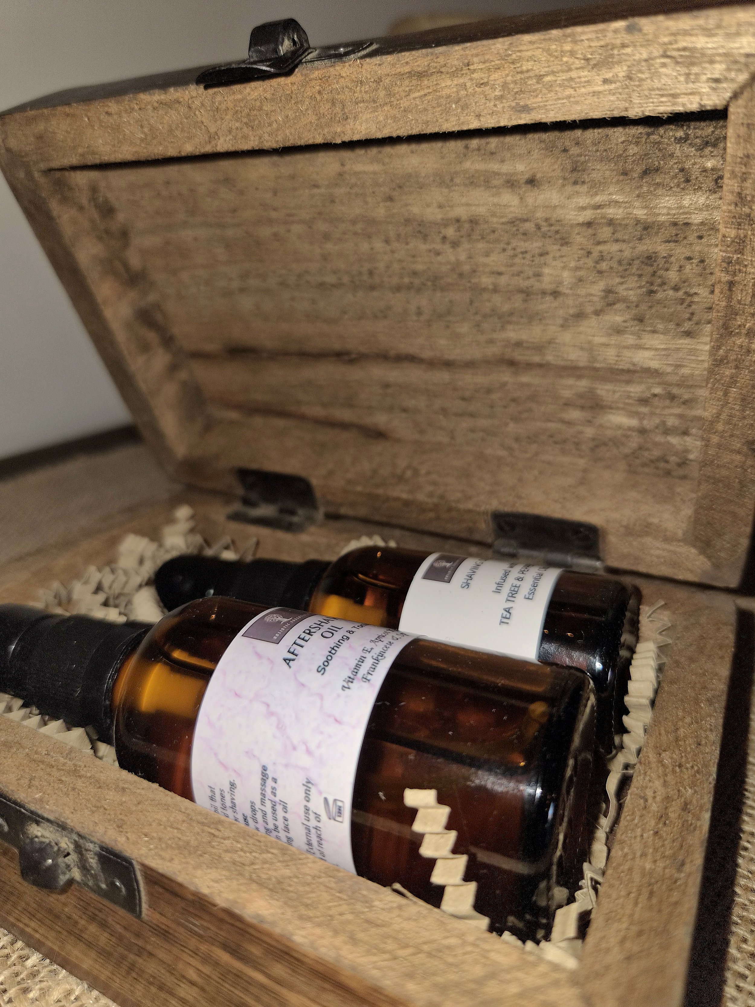 Shaving set in ceramic box 7.jpg
