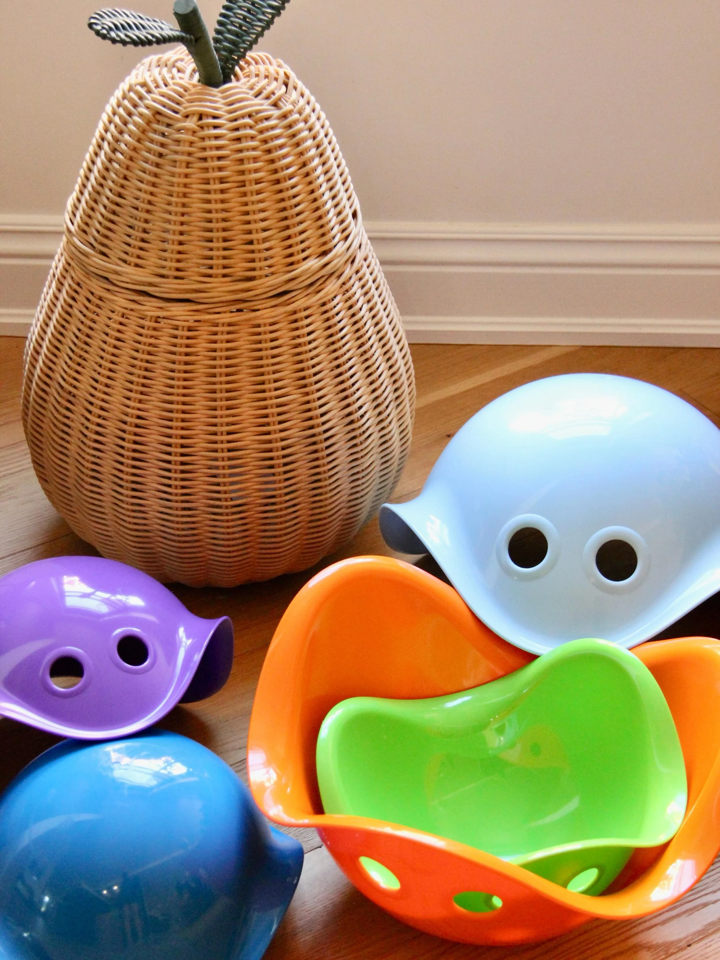 New at LudoLudo ☀️
The iconic Bilibos by @moluk_design have officially joined the collection, thanks to our partnership with @_ilokids.

Available in two sizes, these open-ended play objects can become just about anything: a spinning seat; a stepping