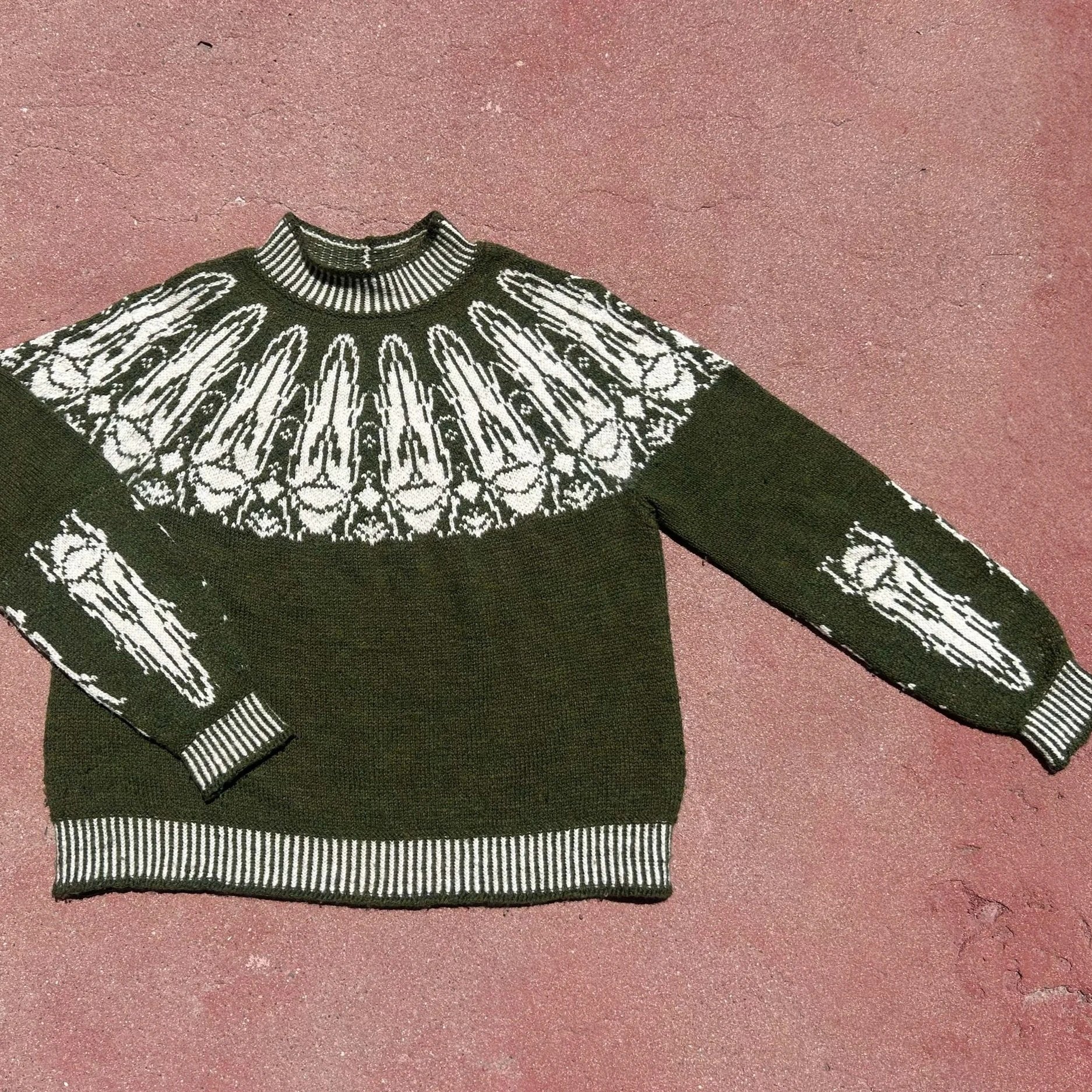 The Leafhopper Sweater
Yarn: Kelbourne Woolens Scout in Natural and Moss Heather