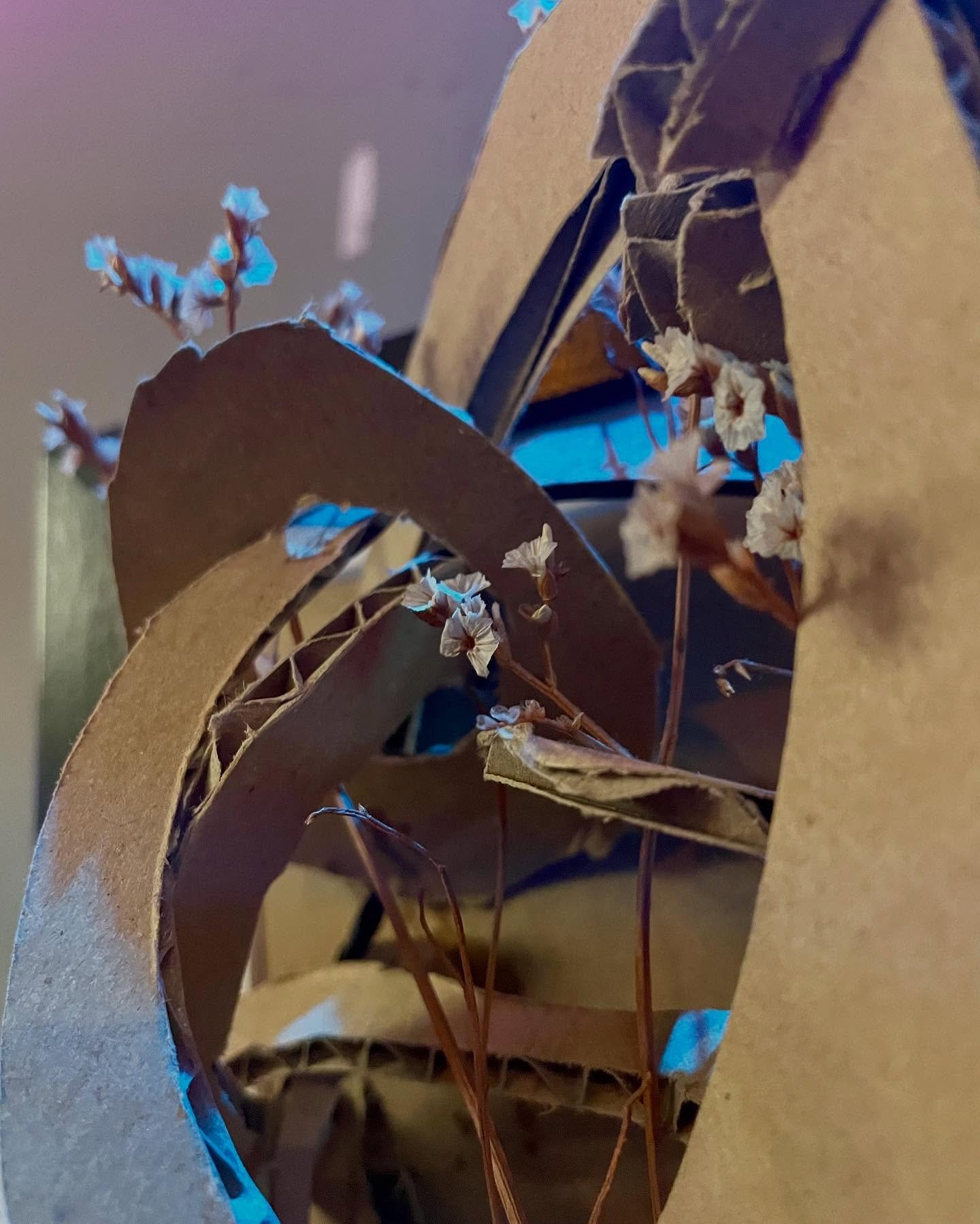 What does it mean to stick together and what kind of support can we give each other to see each other grow? When is a community really a community, what distinguishes it from a circle of friends? 

Several people I spoke to wanted commitment from the