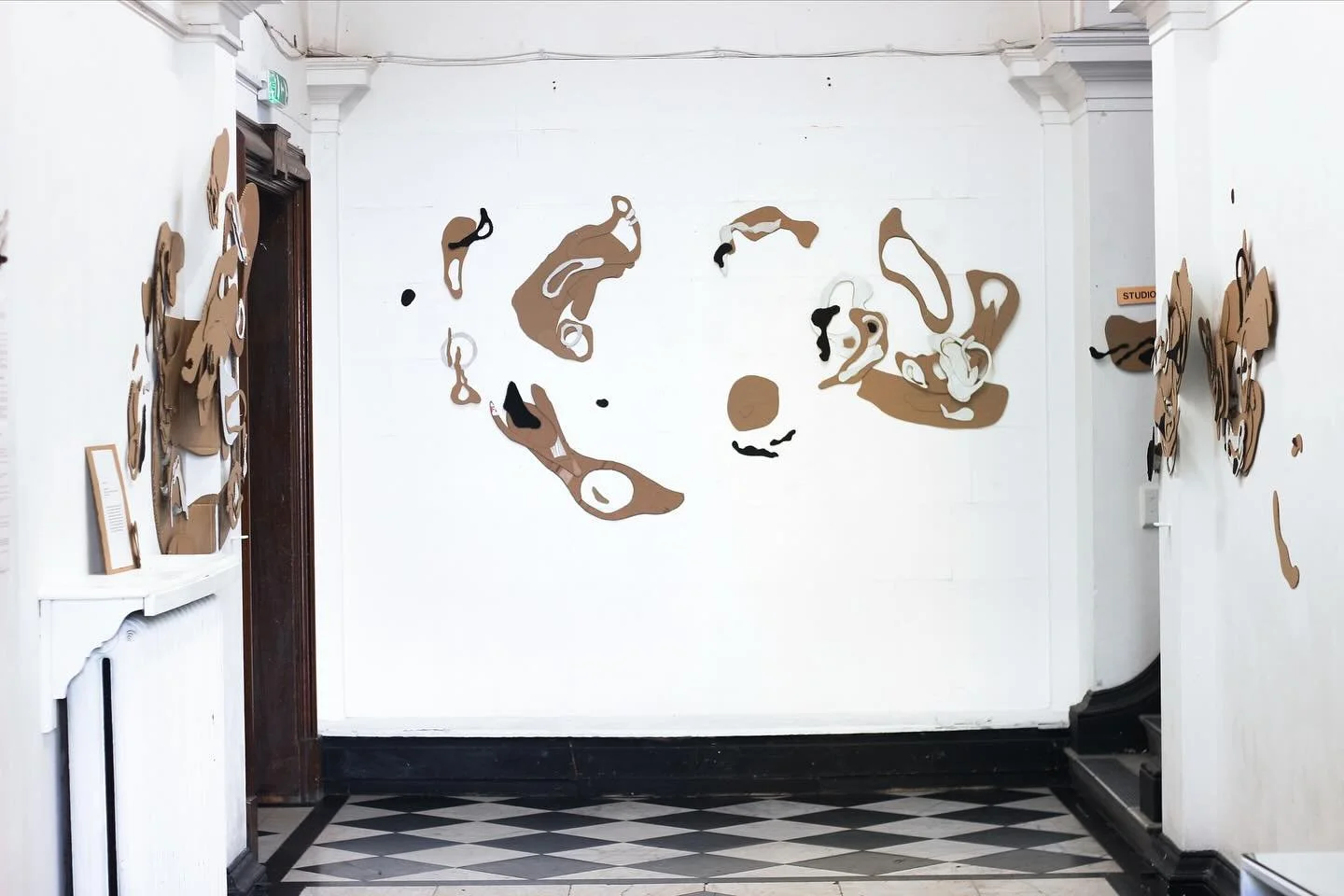 My new cardboard installation &bdquo;Die H&ouml;nde im Spiel&ldquo; is currently on view at Lewisham Art House as part of the @135homestudio exhibition Playsure Networks

This work plays with the idea of fugitivity, especially Black fugitivity, as a 