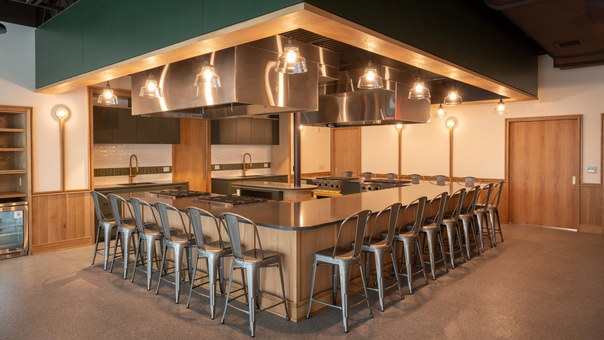 Hudson Table