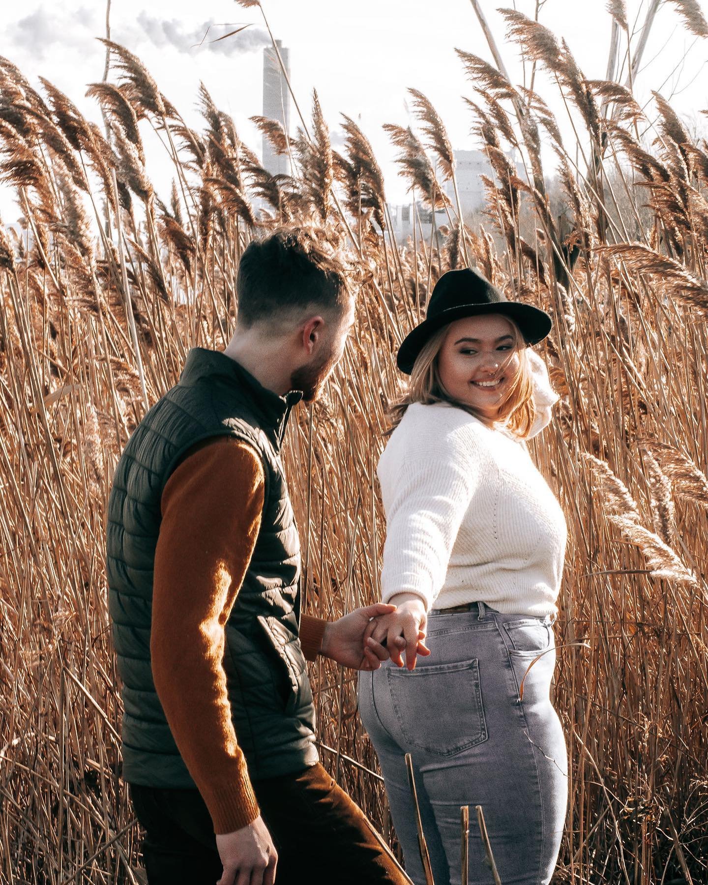 Now Booking Fall/Winter Sessions!🍂

I&rsquo;ve taken a little hiatus with this account, while doing photography for my 9-5, but I&rsquo;m putting all hands on deck for the next few months and am now offering couples, family, &amp; portrait sessions 