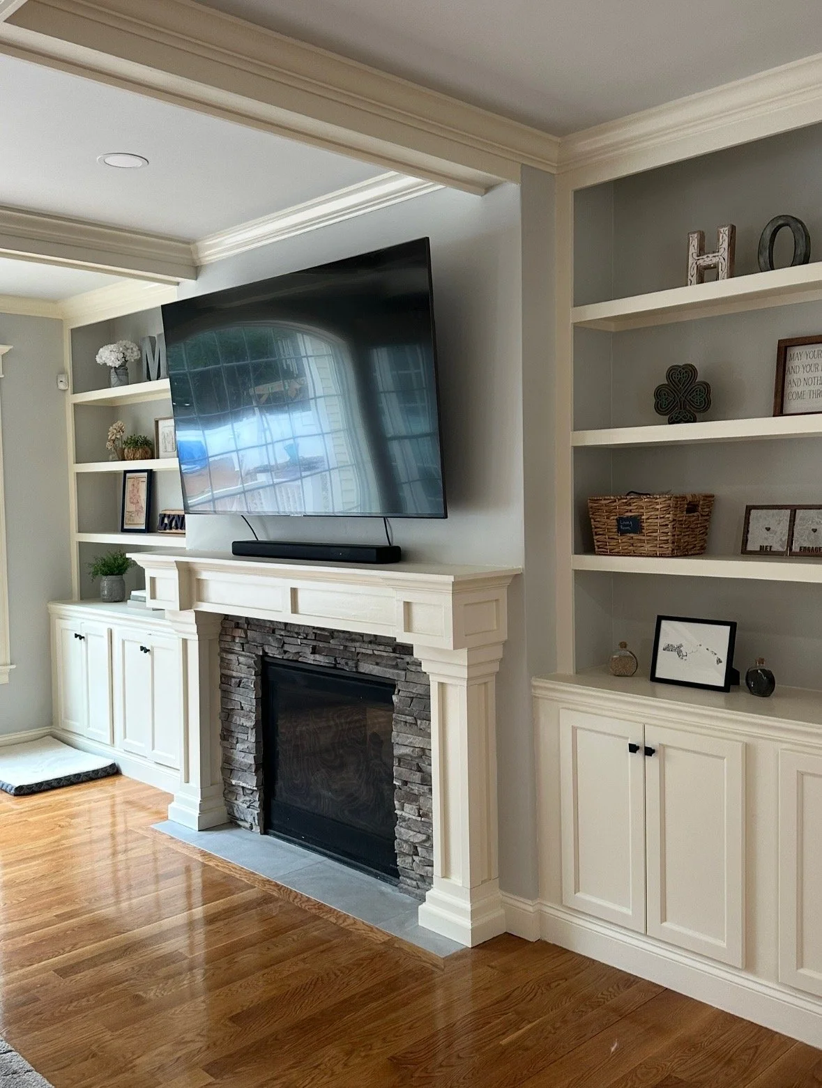 LYNNFIELD CUSTOM MANTEL