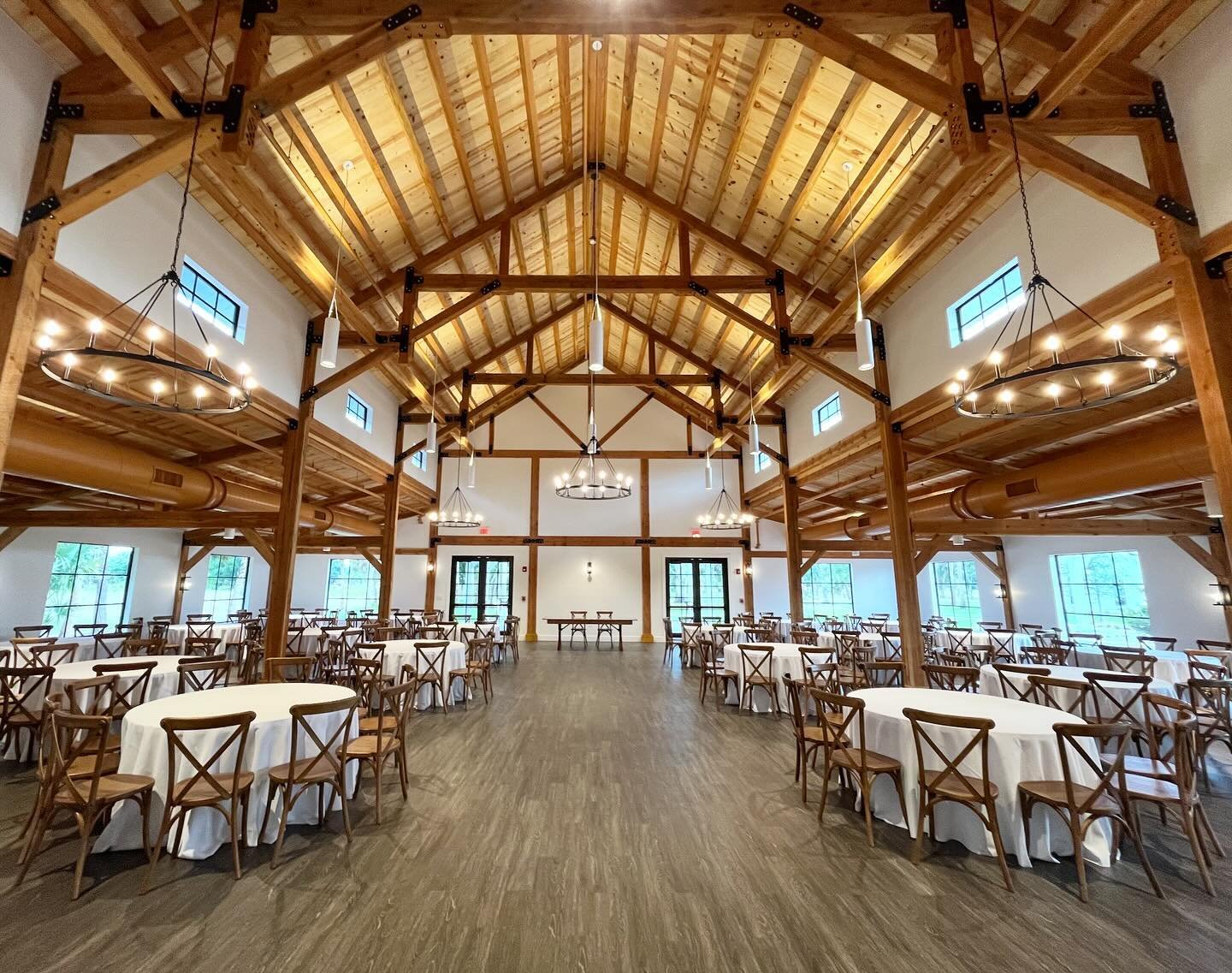 Our Air-Conditioned Reception Hall 🤍 We have room to host weddings and events for up to 200 guests with room for dancing! 

Linens: @fabulousandfancyevents
