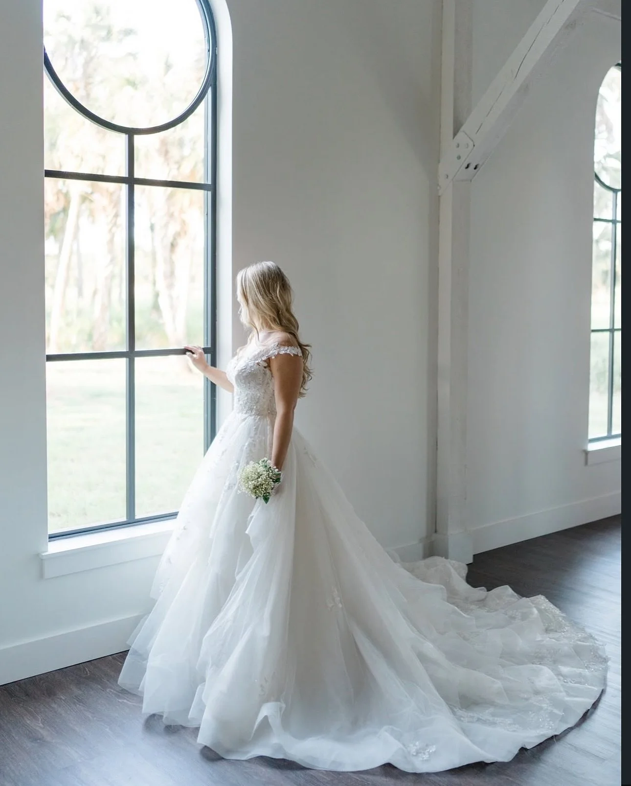 Bathed in golden light, Celebration Grove&rsquo;s 6.5-acre venue becomes a canvas for unforgettable moments. The graceful arched windows of Pillar Community Church reflect the sacred covenant of marriage, while golden hour tranquility transforms the 