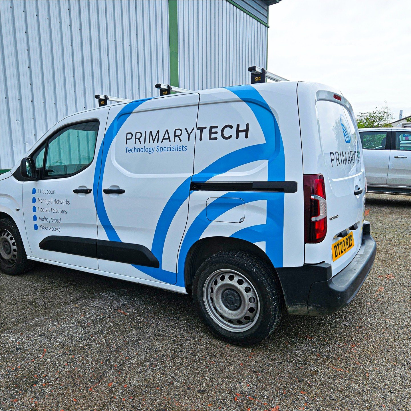 Another day, another wrap! 

This time we had the pleasure of designing and wrapping primarytech_ltd latest van! 😍