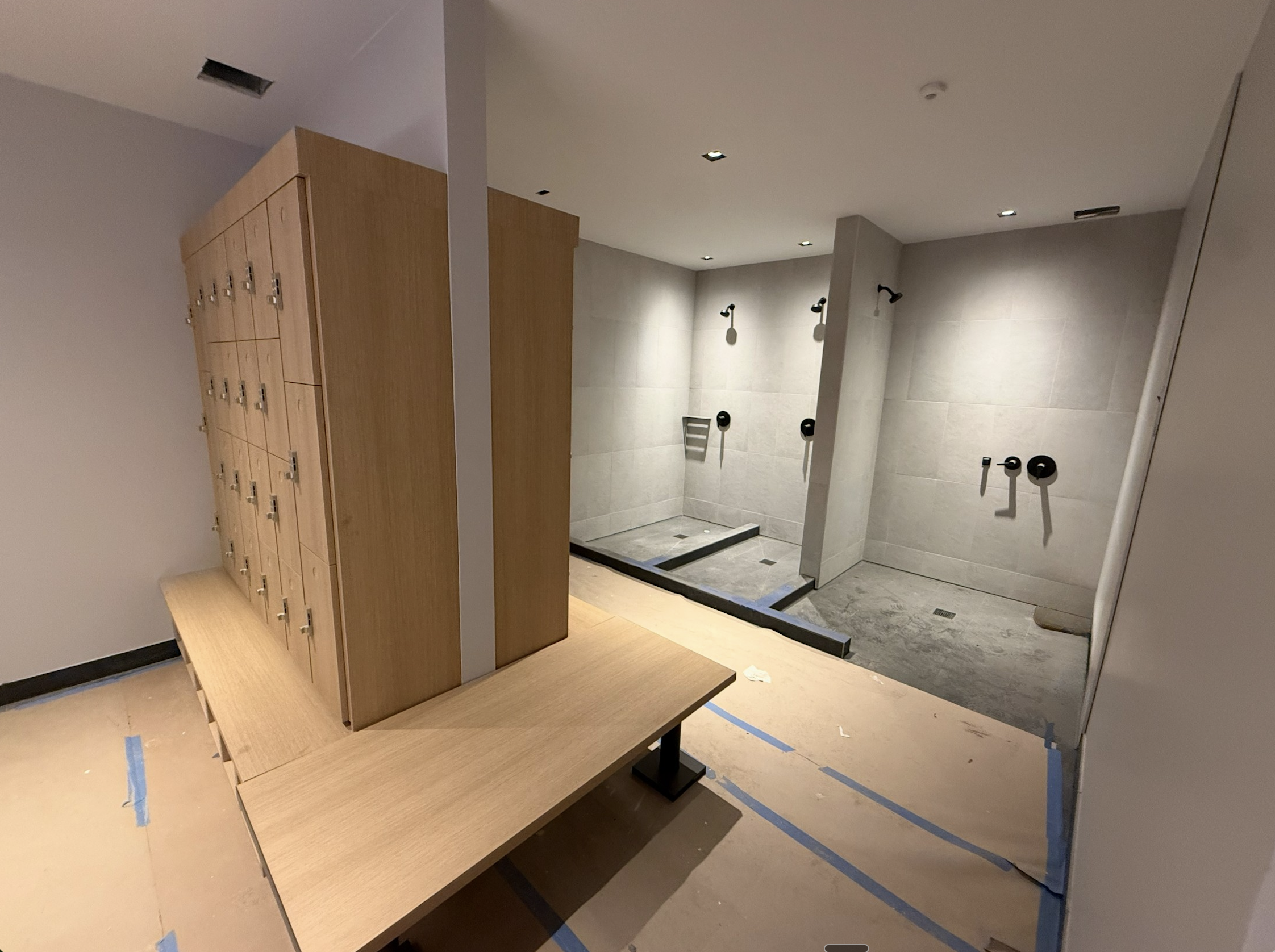 Men's Locker Room 