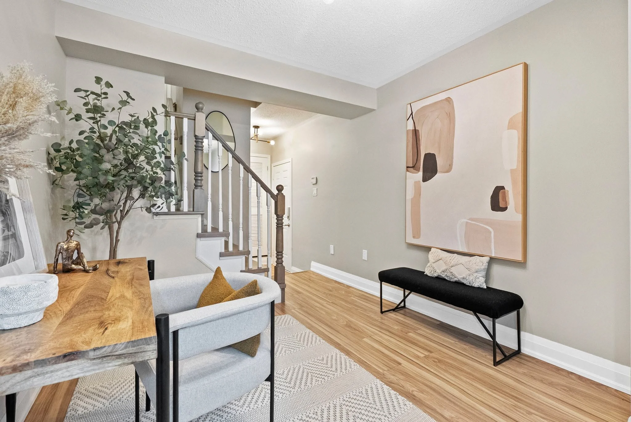 ✨ Move-in ready. Designer finished. Thoughtfully upgraded. ✨

Welcome home to this beautifully updated three-storey townhome built by Mattamy Homes in the heart of Hawthorne Village 🏡

☀️ Sun-filled open-concept living
🍽️ Renovated kitchen with Car