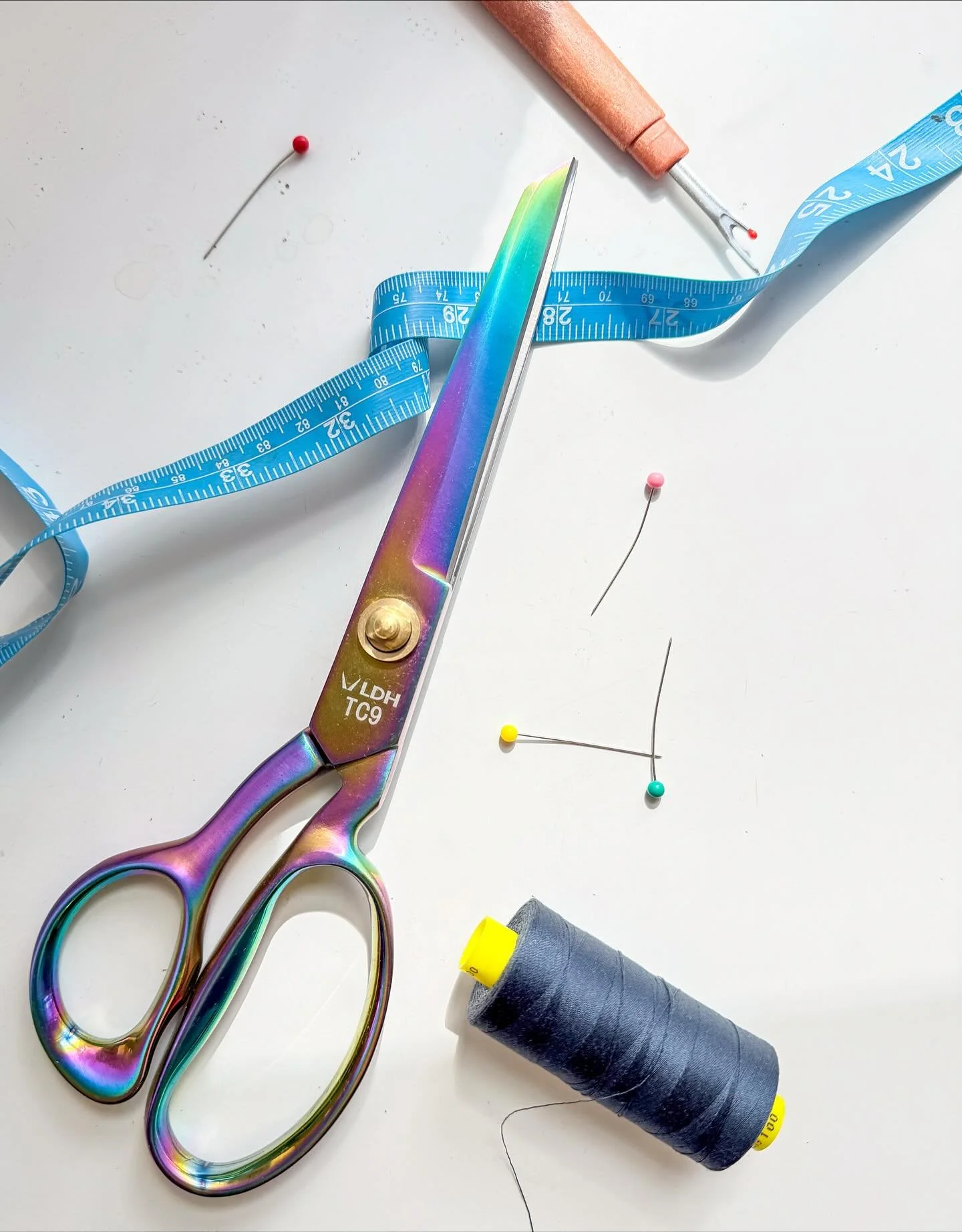 Intro to Sewing class starts in just under a week!! 🪡 

What it is:
a virtual Sewing 101 Class

What is included:
- 4 2-hour class calls
- 1 2-hour troubleshooting and practice sewing call
- 4 workbooks crammed full of my sewing and fabric knowledge