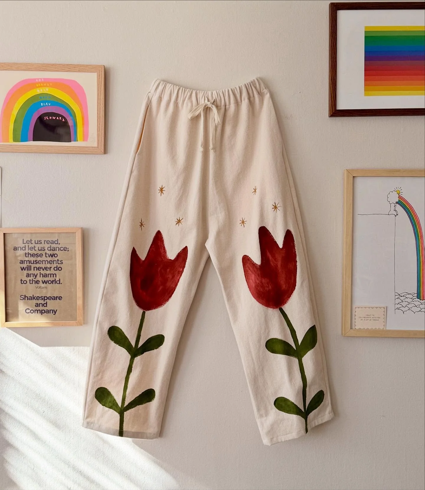 🌀NEW PATTERN LOADING 🌀 

The #tsdancepants pattern is launching this Friday 11/21! Email subscribers will get a special little discount when the pattern goes live 😘

What are you envisioning for your first pair? 

#threadandsprout #sewing #sewist 