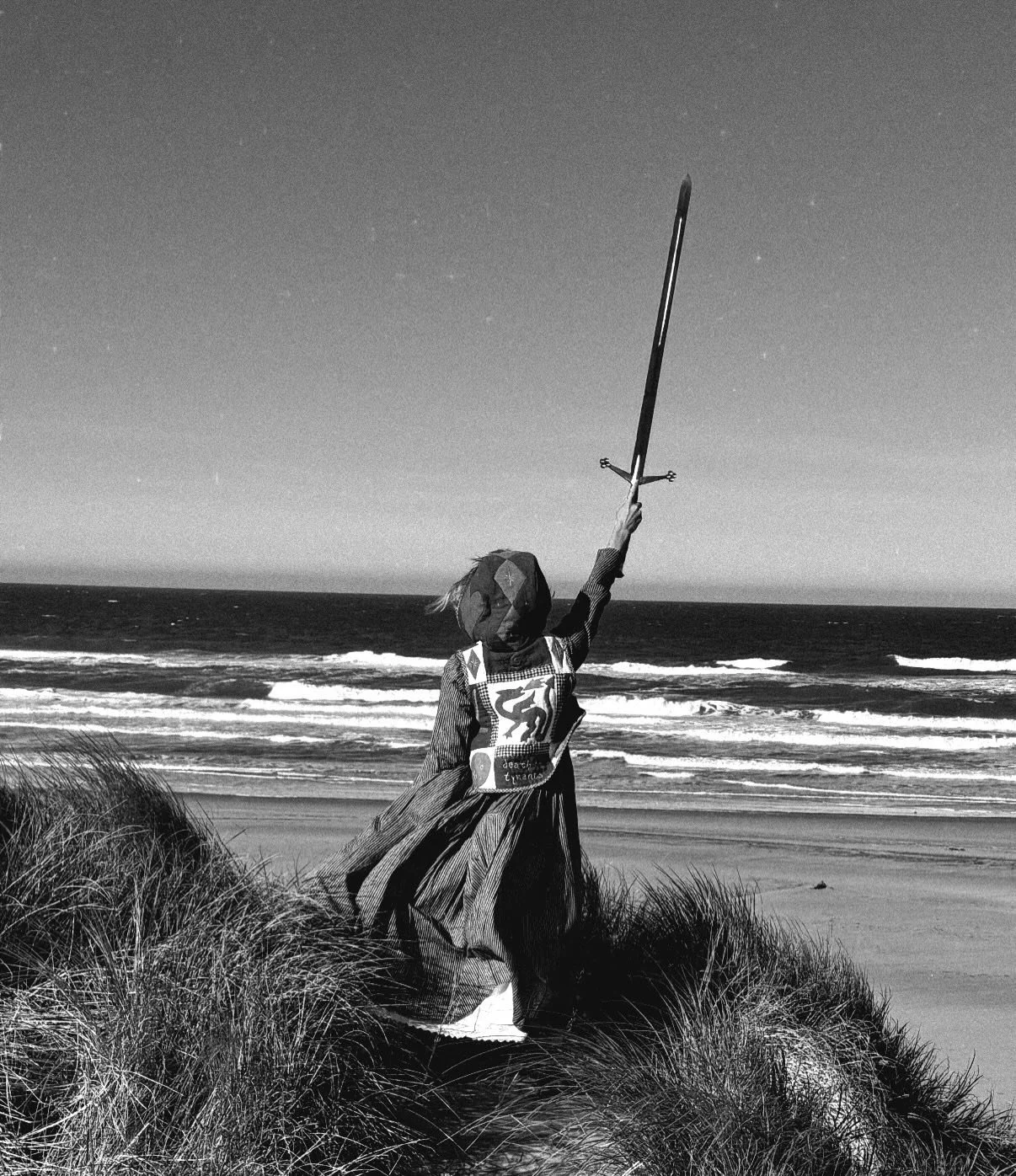 Soft Armor: new sewing pattern coming 3/10 ❤️&zwj;🔥⚔️

Email subscribers will get an extra little treat on launch day so make sure to sign up via the link in my bio.

Making this pattern, slowly stitching this sample, seeing what the pattern testers