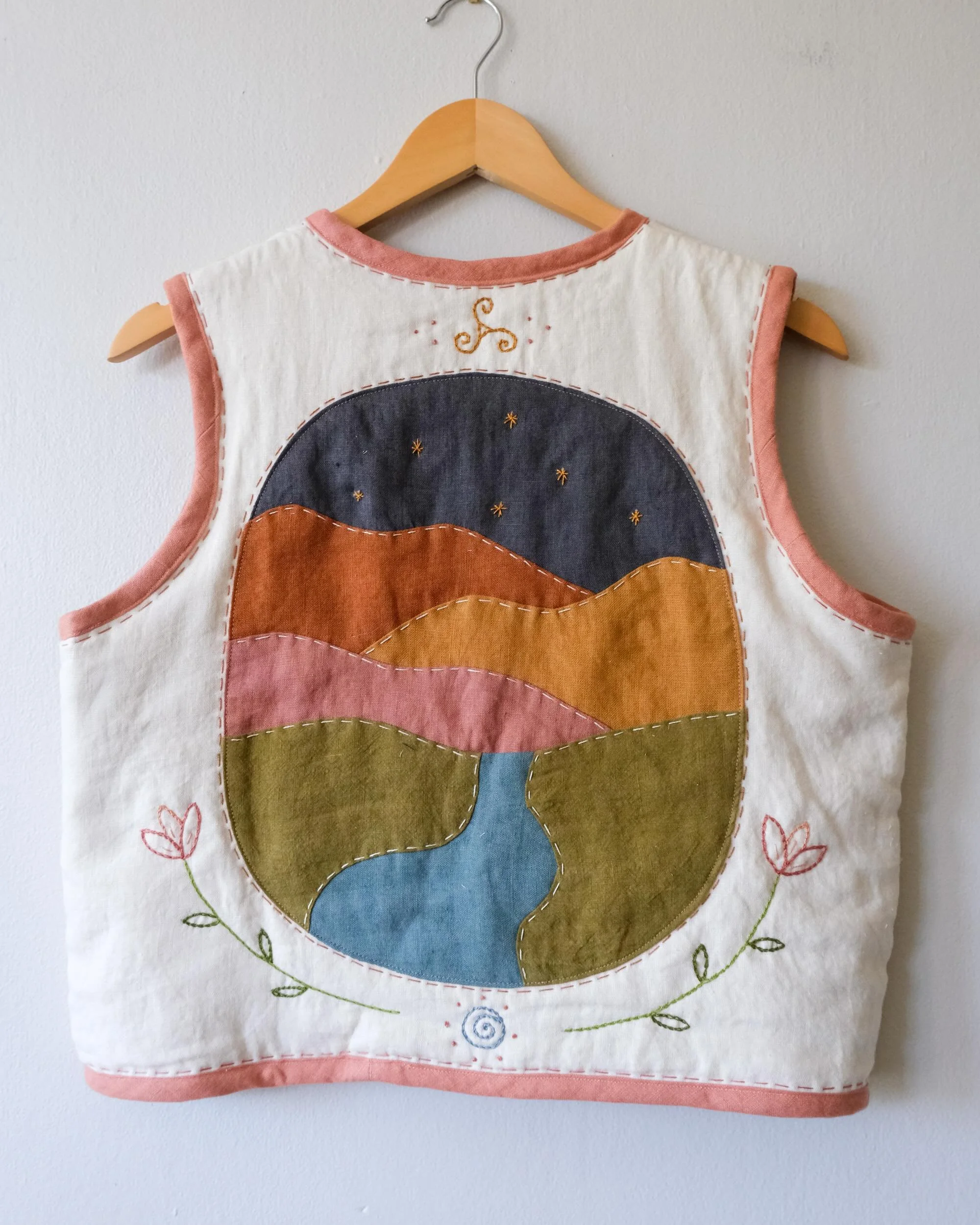 🪡🌱 a wearable prayer / a fiber spell / a promise stitched in fabric 🐌 🪨 

This is my latest Magic Vest - made as the example when teaching the most recent round of Crafting a Wearable Spell (aka Magic Vest Class). 

Every time I teach this class 