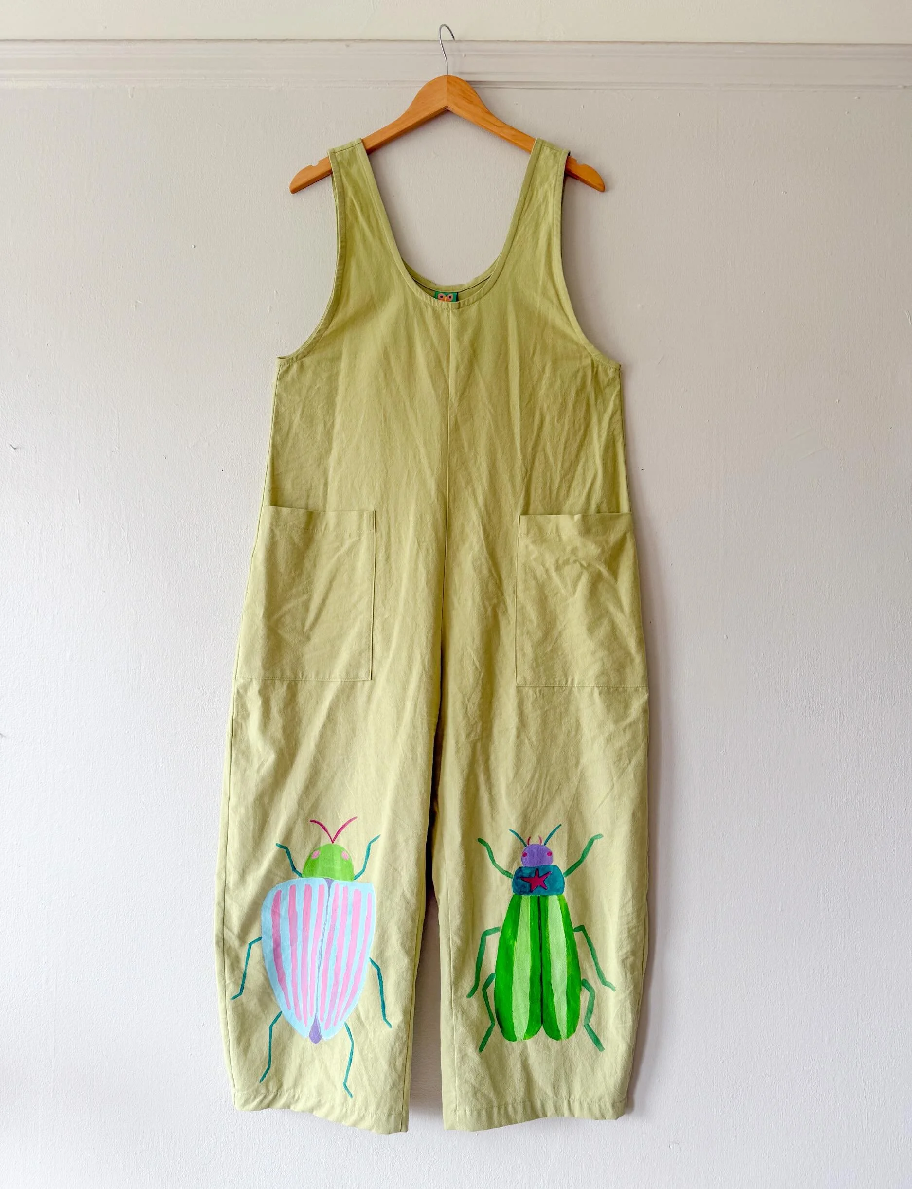 Tester call!!! 🪡 🧵

The JITTERBUG JUMPSUIT pattern is ready for testing!!!

This jumpsuit is made for dancing, playing, rolling in the dirt, getting messy, doing arts and crafts, wiggling your body, and taking naps.

Made just to pull on and go (no