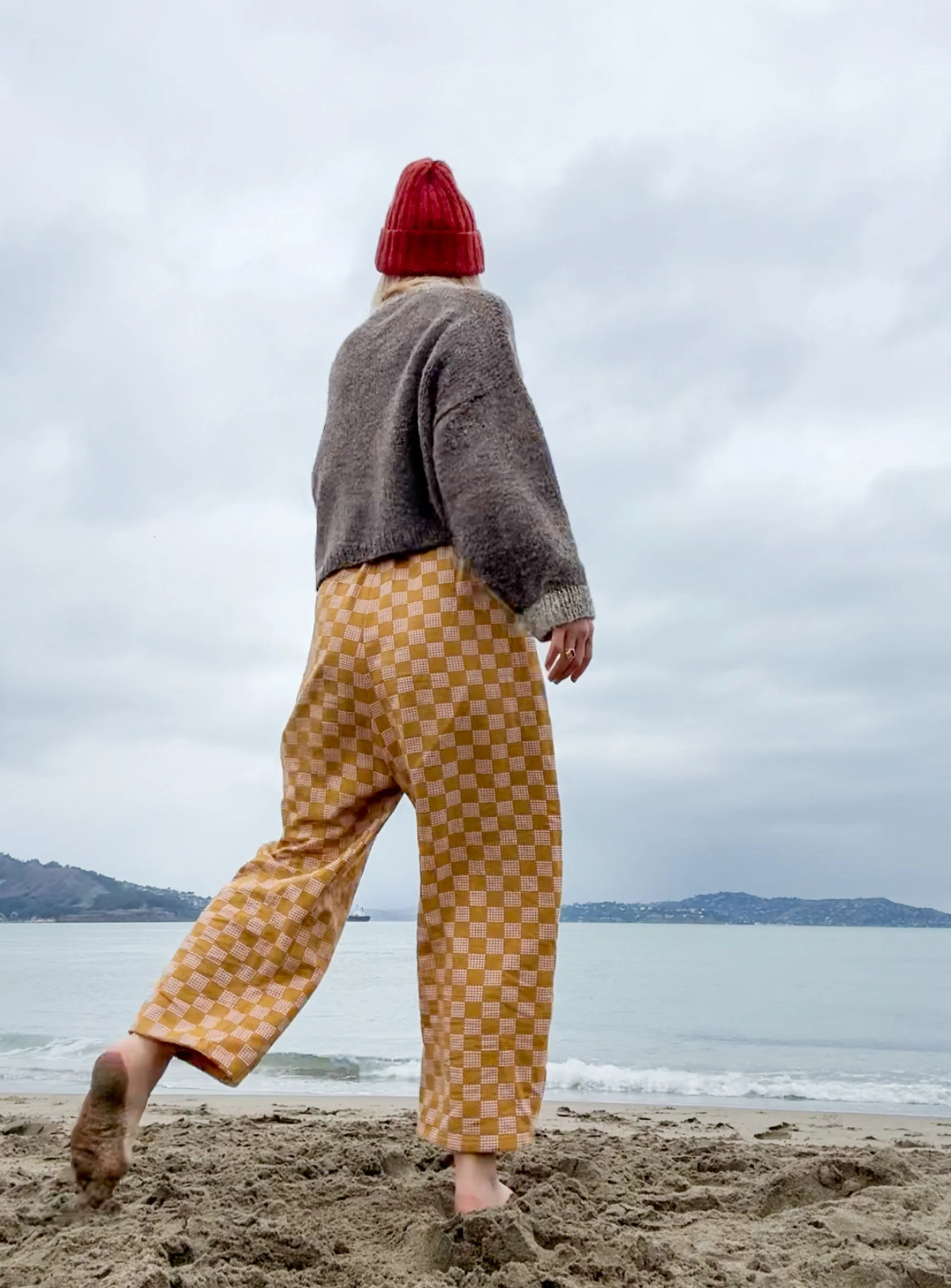 dance pants on the beach-03.jpg