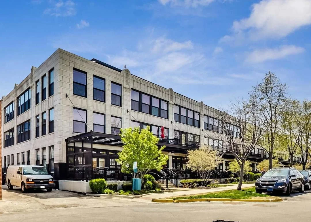 1033 w 14th PL Exterior View