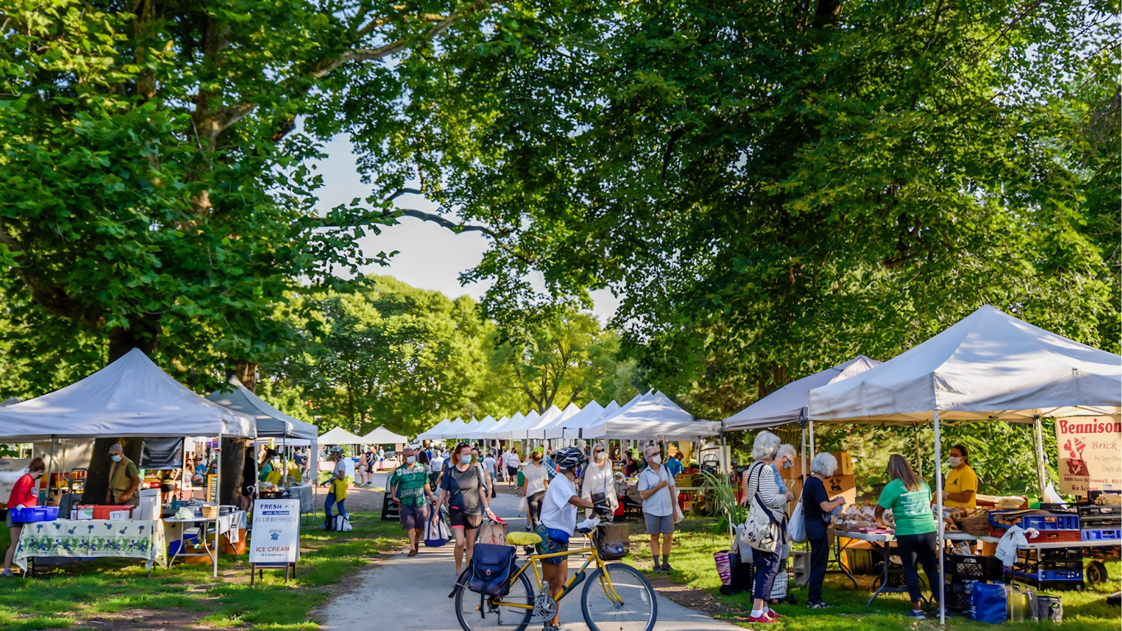 Wicker Park Farmers Market Returns Outdoors for Its 26th Season