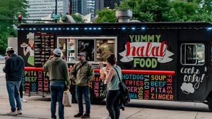 Chicago’s Weekly Food Truck Festival Is Back at Daley Plaza Through October