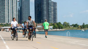 Living Near Chicago Parks &amp; Lakefront: 7 Neighborhoods Where Outdoor Access Comes With the Address