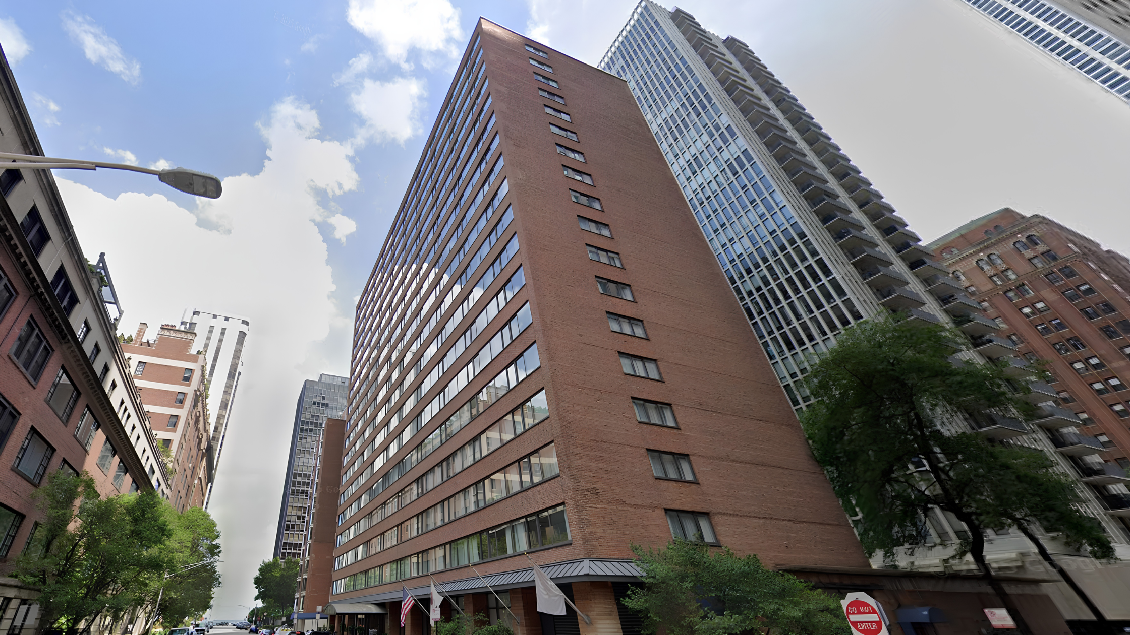 Streeterville Hotel Could Become 221 Apartments