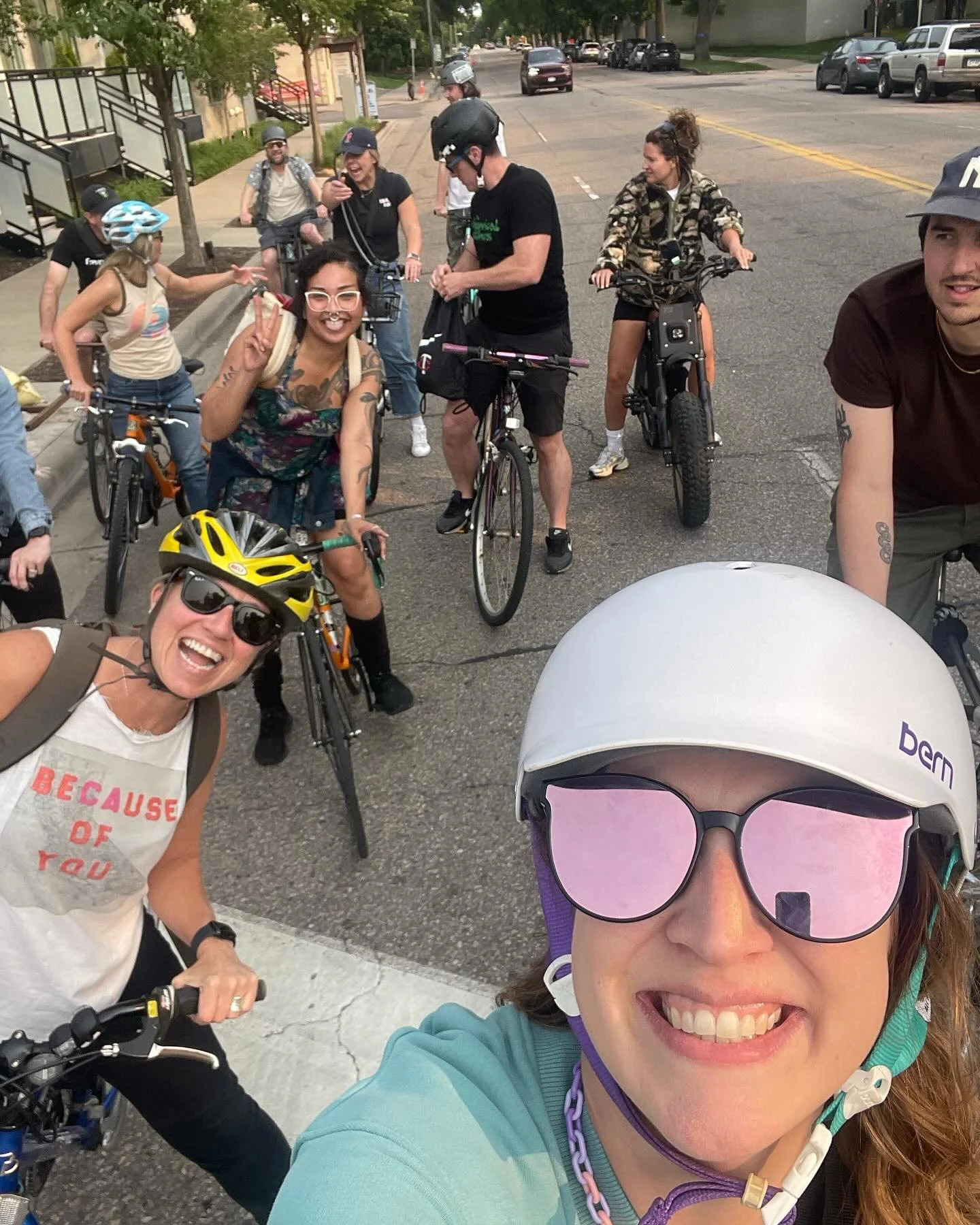 Biking Bettys enjoying a crawl through our Northeast Minneapolis neighborhood is peak Minnesota summer! 🚲 🍻 ☀️