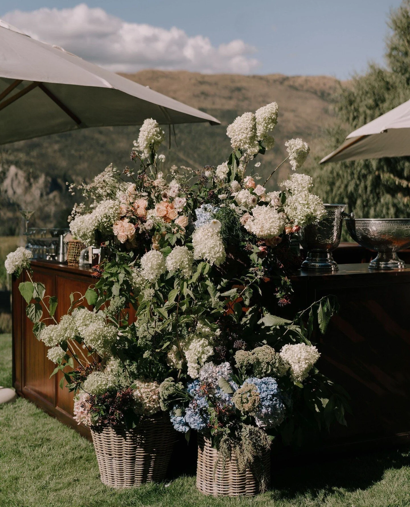 On a balmy February afternoon at Coalpit Winery, for Camilla &amp; Robbie. ⁠
⁠