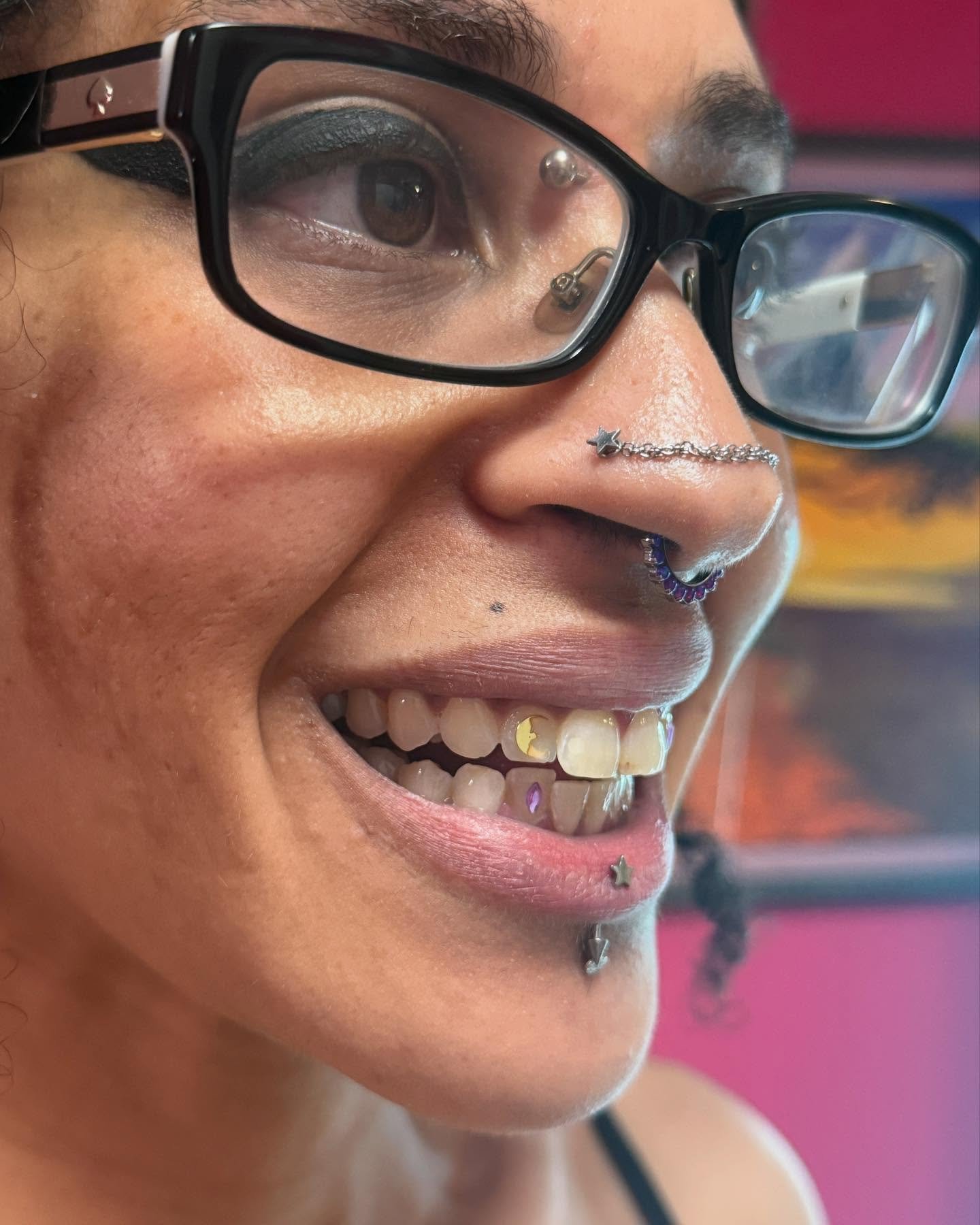 My girl @ratphoque had me bling up her beautiful smile even more💕 Go see her for tattoos @hardtimestattooshop

#toothgems #bling #auburn #auburnca #loomis #colfax #roseville #rocklin #tattoer #femaletattoer #femalepierce #workbestie #lovethiswoman