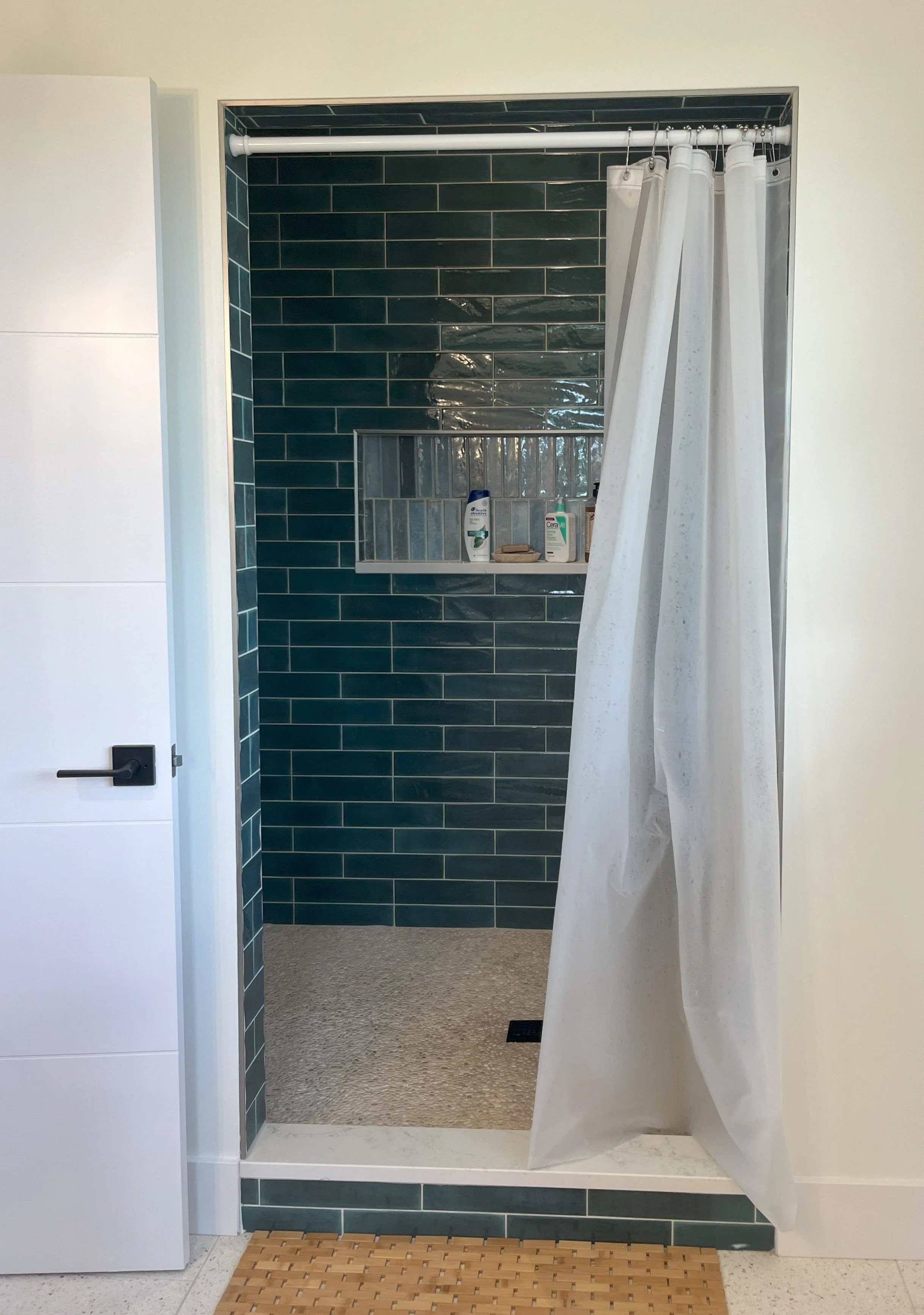 Shower+entrance.jpg