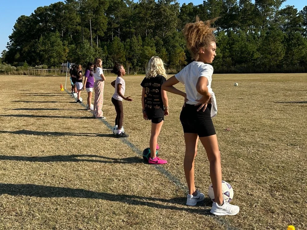 girls-on-soccer-field
