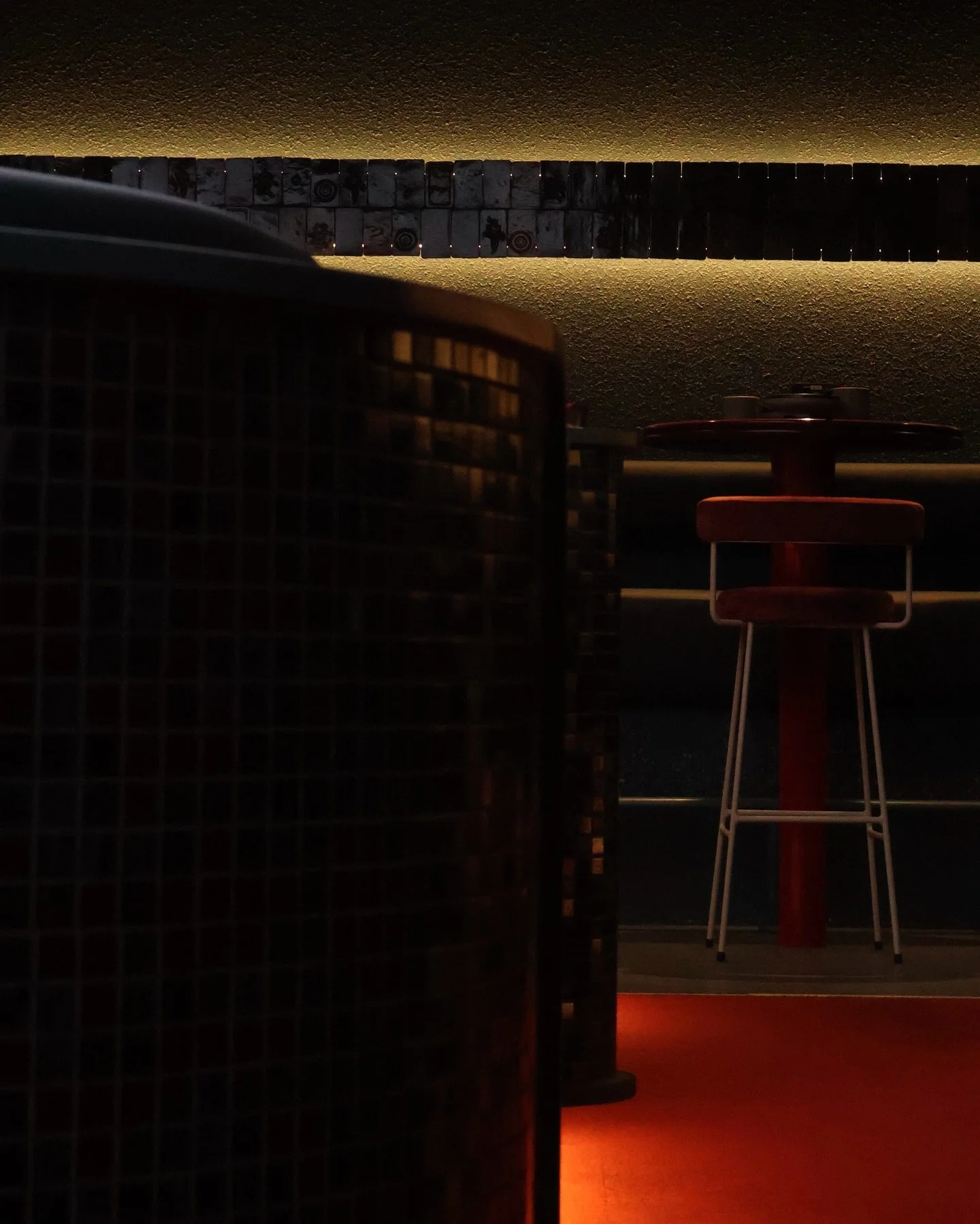 A table in the city light.
From 5PM till late.
We&rsquo;ll be here
where the night slows
and conversations linger.🍸🥢