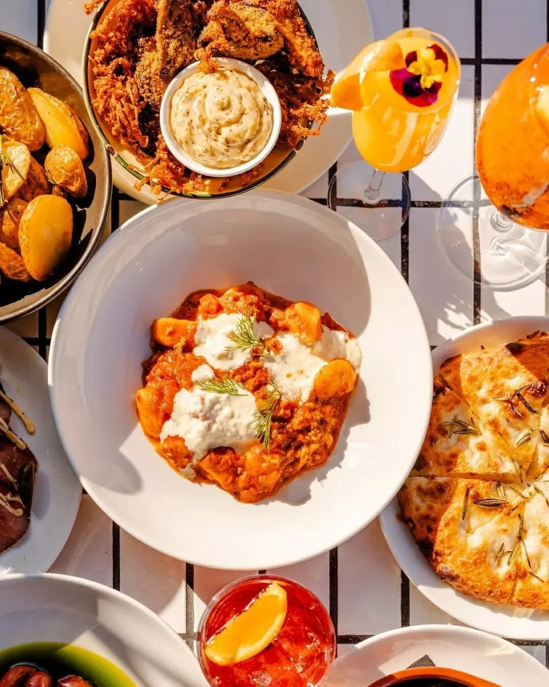 Sun&rsquo;s out, a spritz is calling!&nbsp;Bottomless lunch on the terrace, the perfect weekend plan&nbsp;🥂