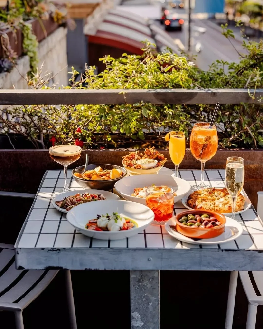 Those post-Chrissy lunches are calling 🥂 We&rsquo;re open on the 26th, 27th and 28th, the perfect time for bottomless lunch!

Antipasti, fresh pasta and flowing cocktails&hellip; book in before the spots disappear.