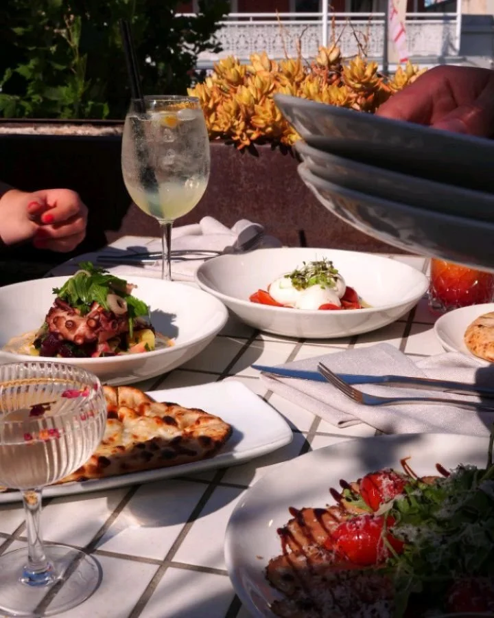 Summer at La Sosta under the sun ☀️ Stopover. Book a table with us now.