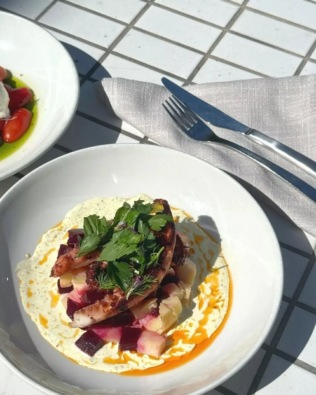 The best things in life? 
On the terrace at La Sosta ☀️
Vieni fuori. La dolce vita is calling.