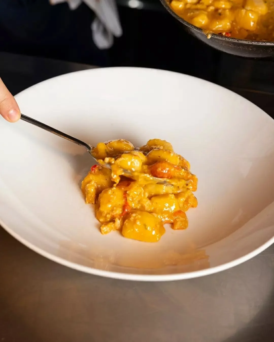 From careful hands to your plate 🍝 
Good food starts in the kitchen and ends at your table.
Come, stop over.