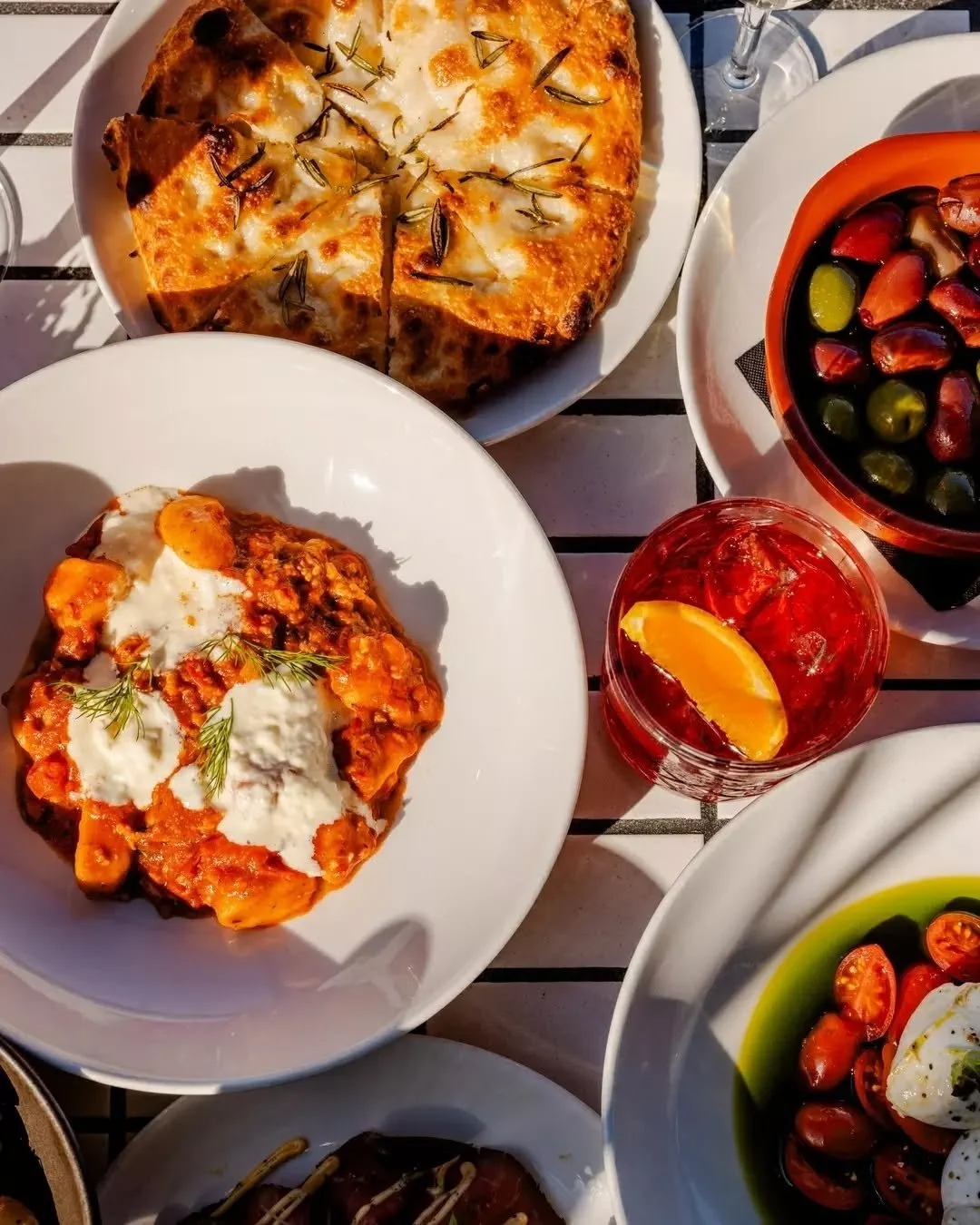 Bottomless at La Sosta 🍹

Enjoy antipasti, Chef&rsquo;s pasta of the day, and free-flowing Aperol Spritz, G&amp;T, Bellinis, and more.

Available Fri-Sun | 12-4pm
$75pp
Upgrade to premium cocktails +$15pp | Non-alc $60pp

Come, stop over. Book a tab