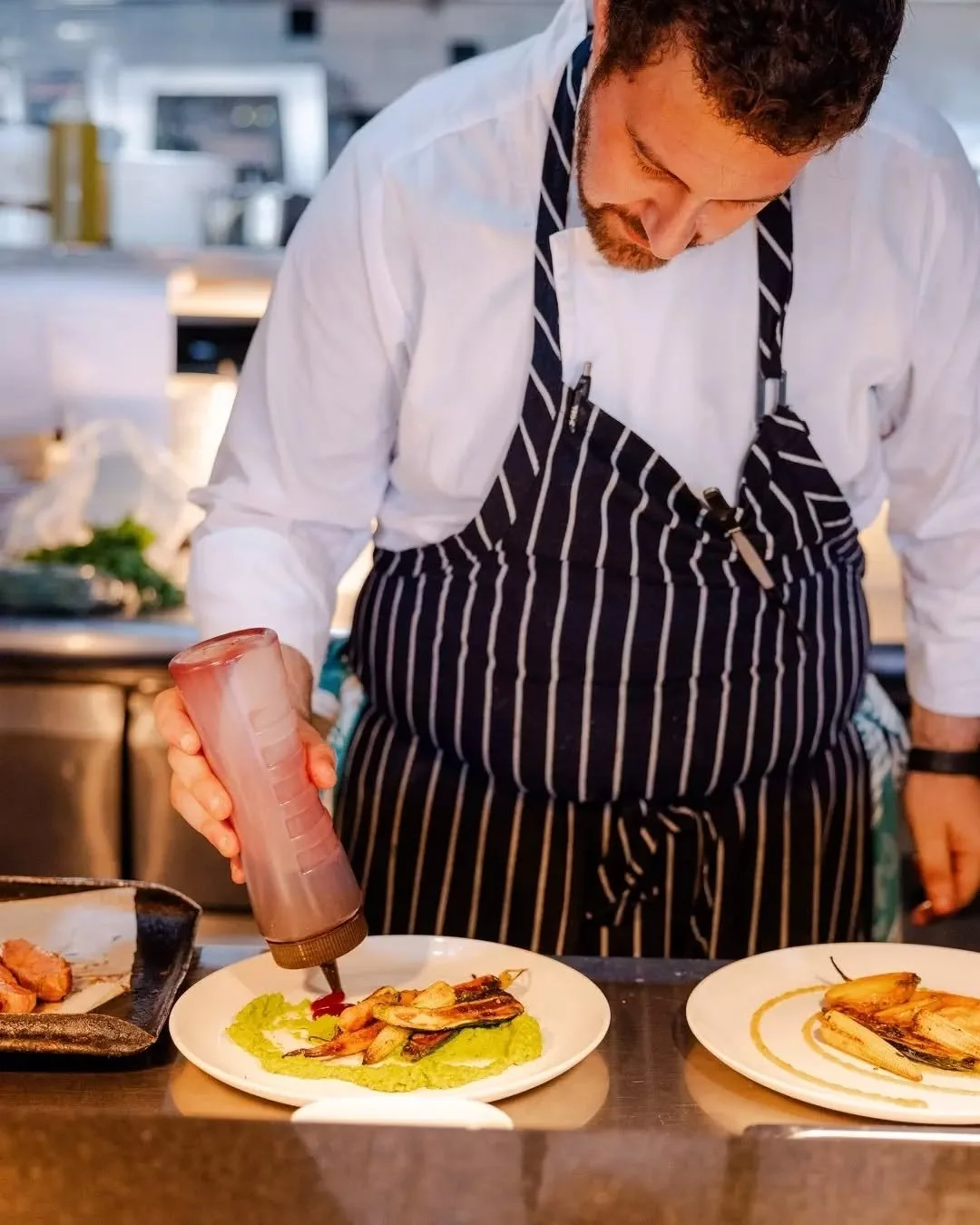 The hands behind the pasta, the pizza and everything in between 🍽️

Come, stop over.