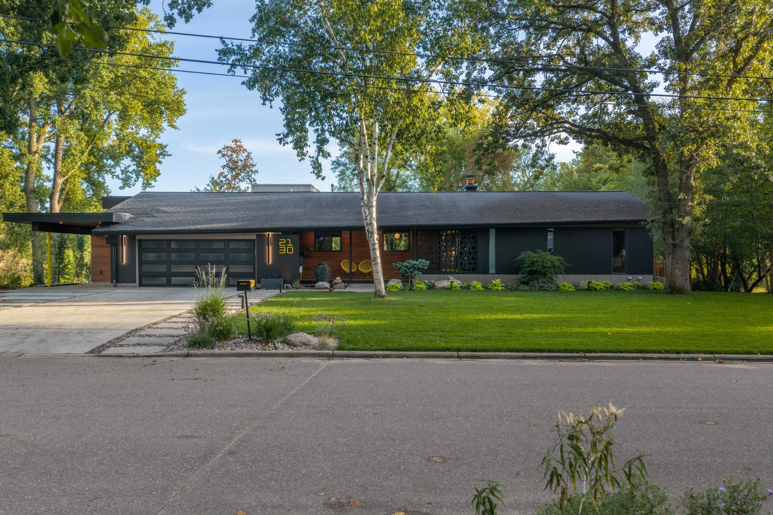 jodi and sids exterior-4.jpg