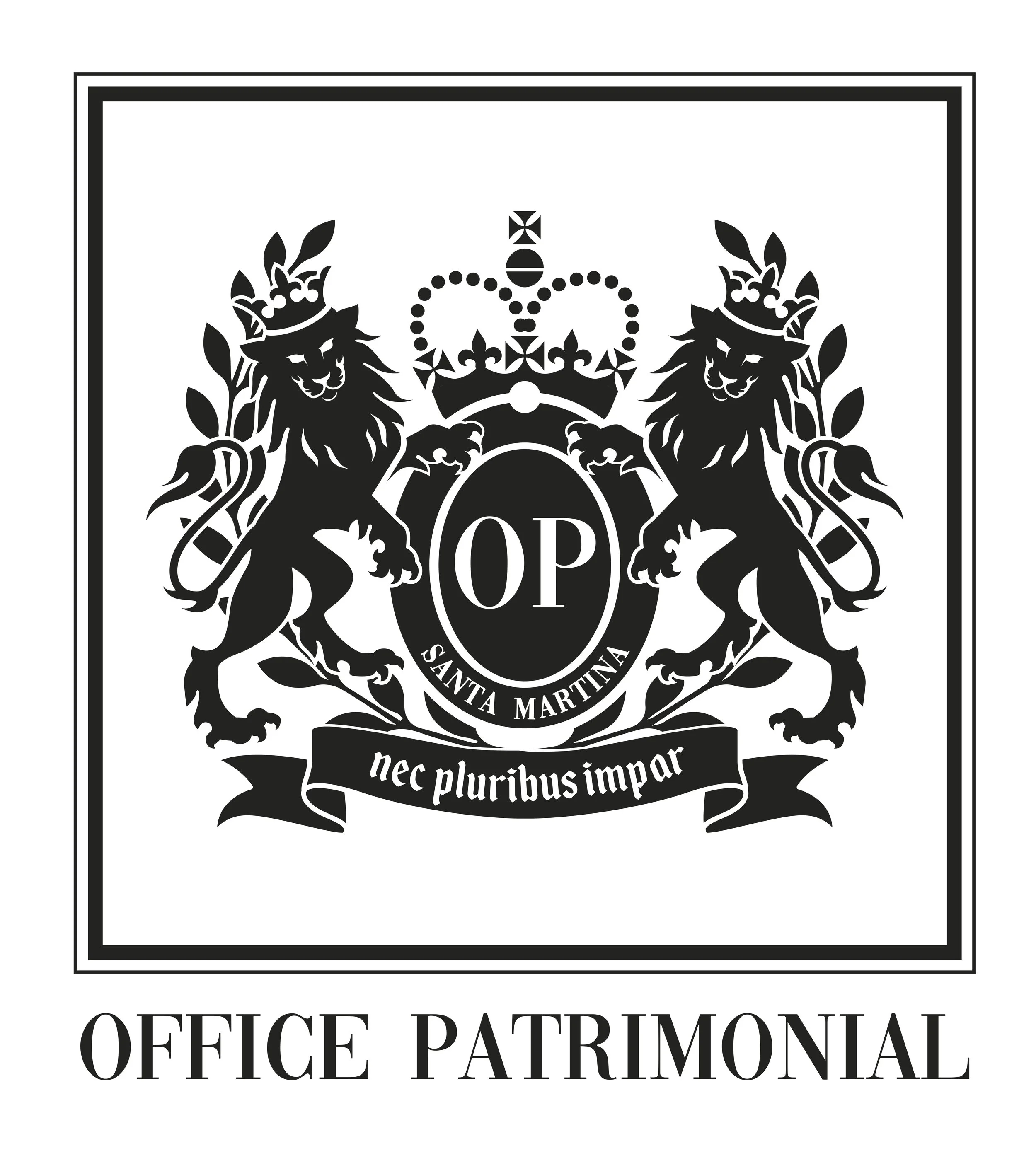 Logo noir et blanc d'un bureau chargé de patrimoine avec deux lions soutenant un bouclier orné d'une couronne et d'une inscription 'SANTA MARTINA'.