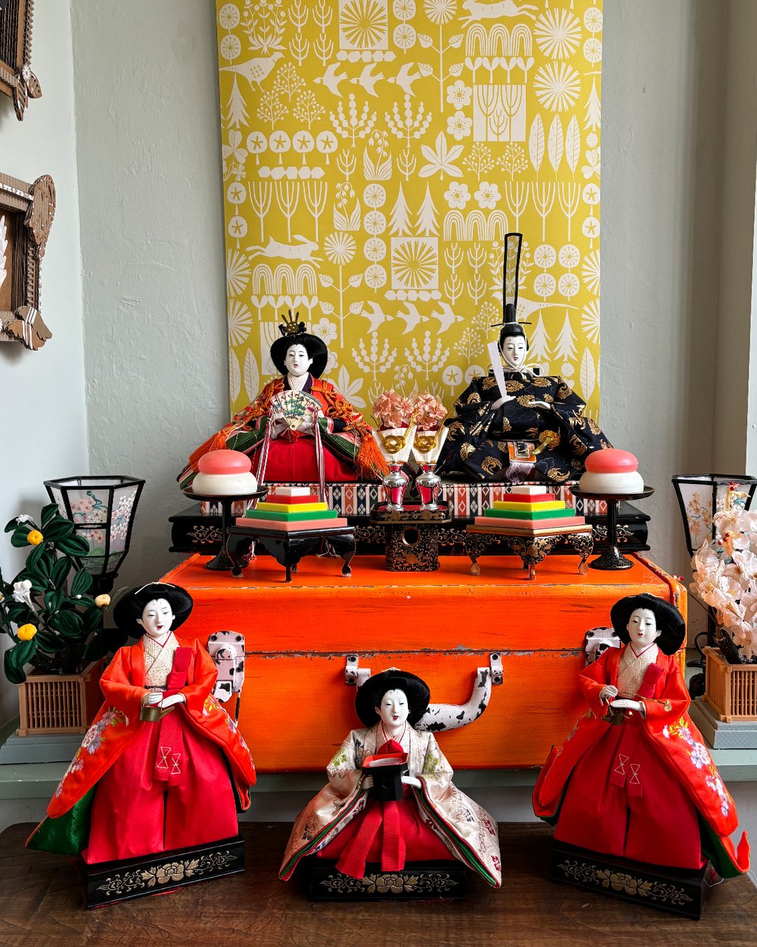 It's Hinamatsuri!

On the 3rd of March, it's 'Hinamatsuri', or 'Girls Day', in Japan. This is a celebration where a set of dolls, called 'hina-ningyo', are displayed to celebrate the health, prosperity and happiness of girls in the family. This parti