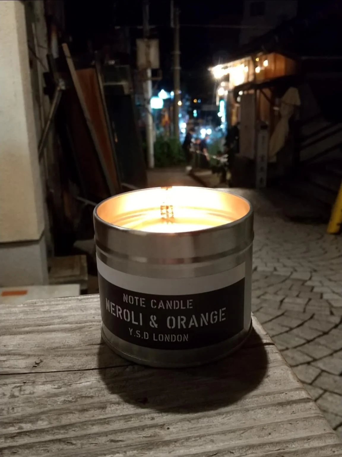 Once a year, Onomichi's streets are lit with twinkling lanterns and candles to celebrate the 'Akari Matsuri' (Light Festival). 

Our good friend Yamaguchi san of @antenna_coffee_house sent us this wonderful photo of one of our @yukarisweeneydesign No