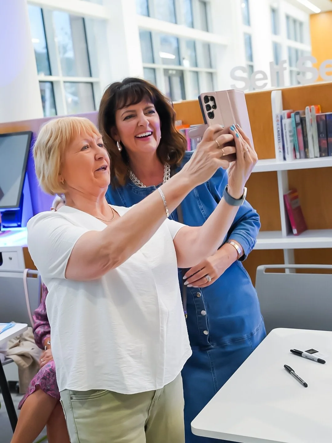 Crime vs Romance author event at @nottmcentrallibrary 📚 

📸 Francesca Kim Sneath @fknsocial 

@klslaterauthor 
@markedwardsauthor 
@tmloganauthor 
@isabelle_broom 
@themillyjohnson 
@lucydiamondwrites 
@cathybramley 
@fiveleavesbookshop 

#nottingh