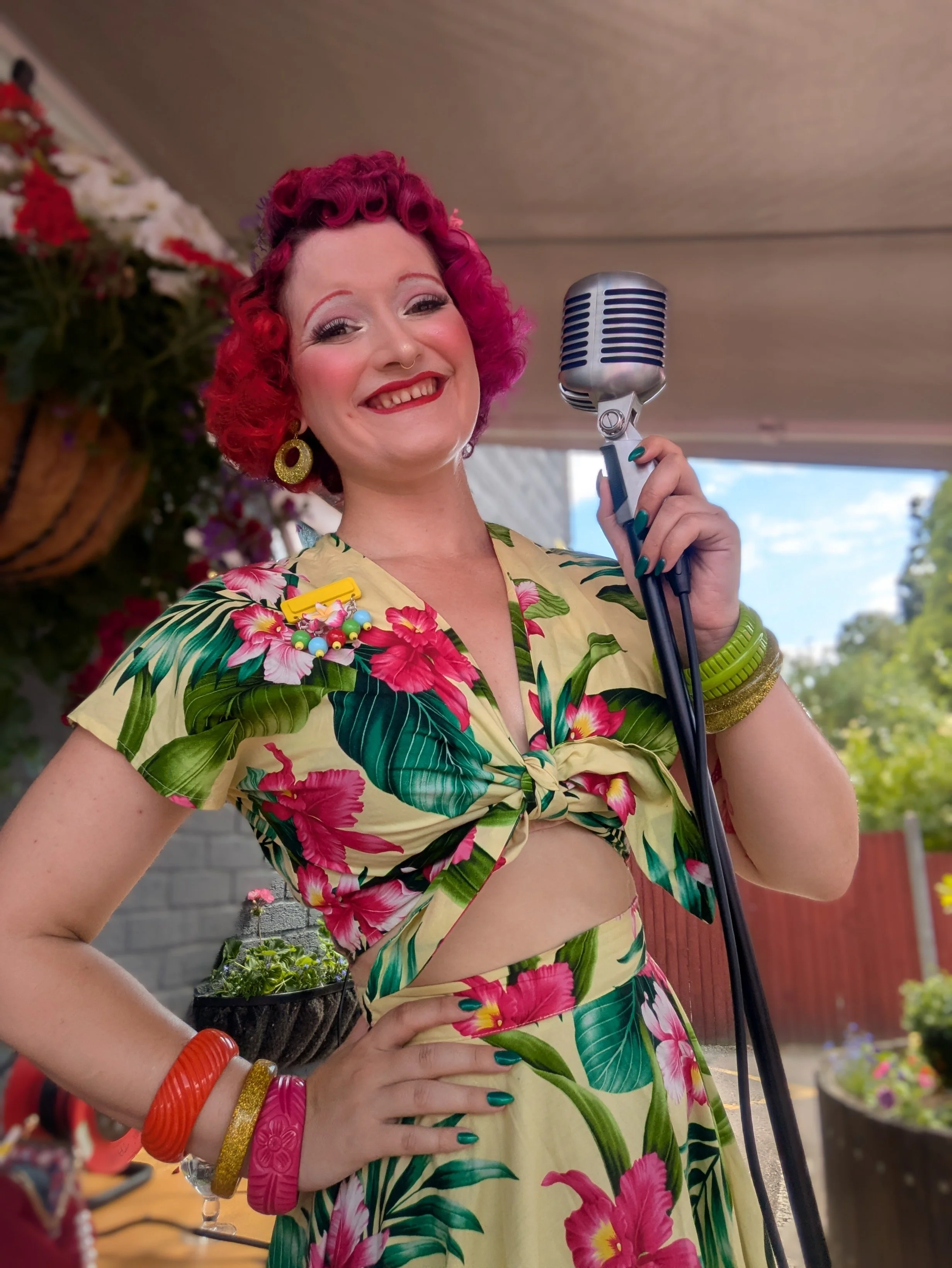 Bombshell Rheanne @ the Marlingford Bell