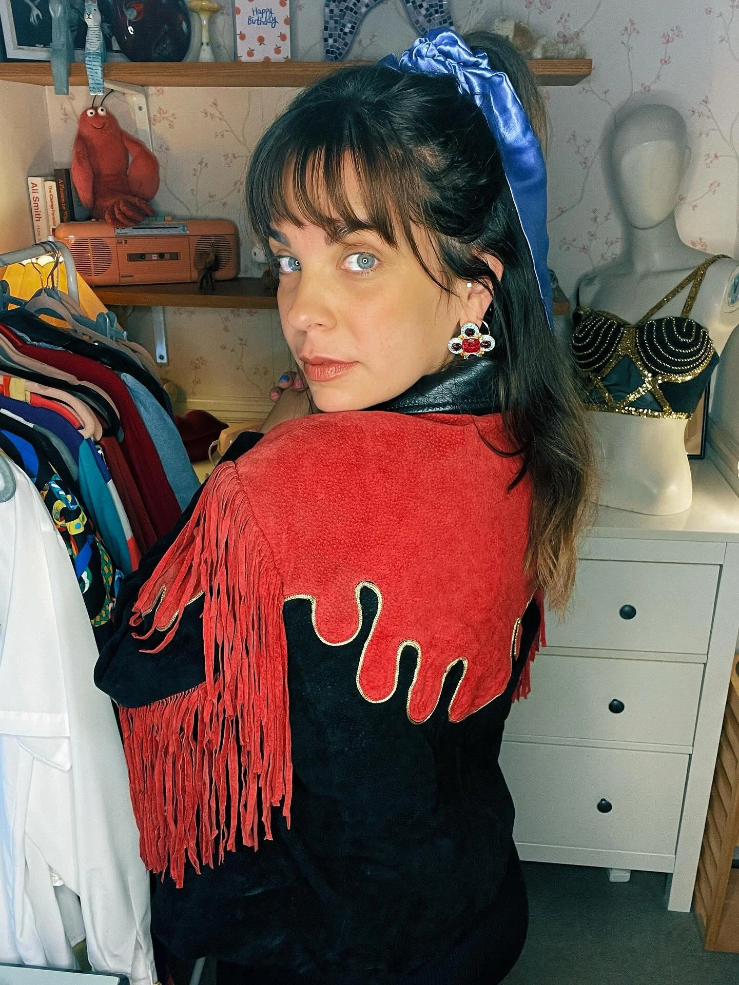 💫AVAILABLE💫

*PREMIUM PIECE VIA WEBSITE*

Beyond belief Las Vegas Leather 1980s suede fringe jacket 😍

Holy moly! She&rsquo;s on fire. Literally! The most epic fringe jacket with fire like motif. I think this is the best western fringe I&rsquo;ve 