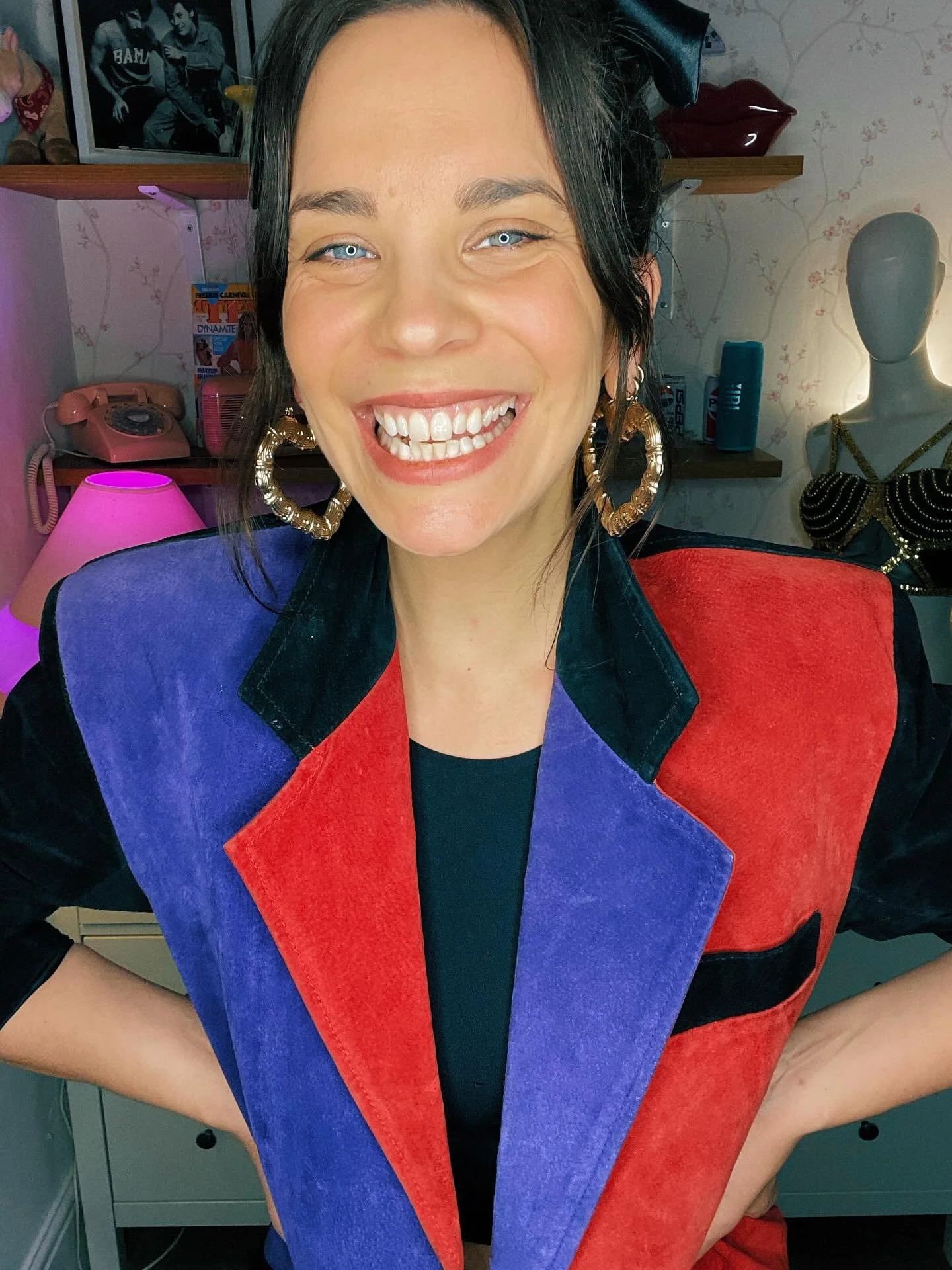 💫AVAILABLE💫

*Comment YAZOO for the link* 

Divine 1980s suede colour-block blazer from brand &lsquo;Don&rsquo;t Stop&rsquo; 😍 

This has got Alison Moyet written all over it. It&rsquo;s so New Wave! The orange &amp; purple colour way is just some