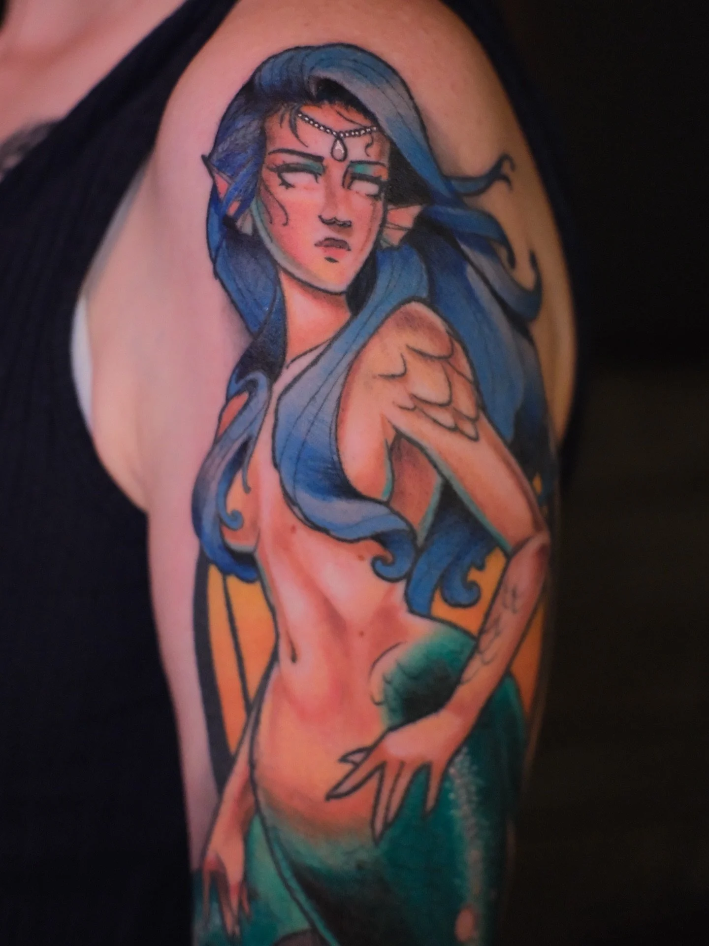 Fantasy-inspired siren tattoo 🧜‍♀️💙
This one was so much fun to design — bold colours, flowing shapes, and that classic fantasy feel. My client pointed out after we finished that she actually looks a lot like her very first World of Warcr